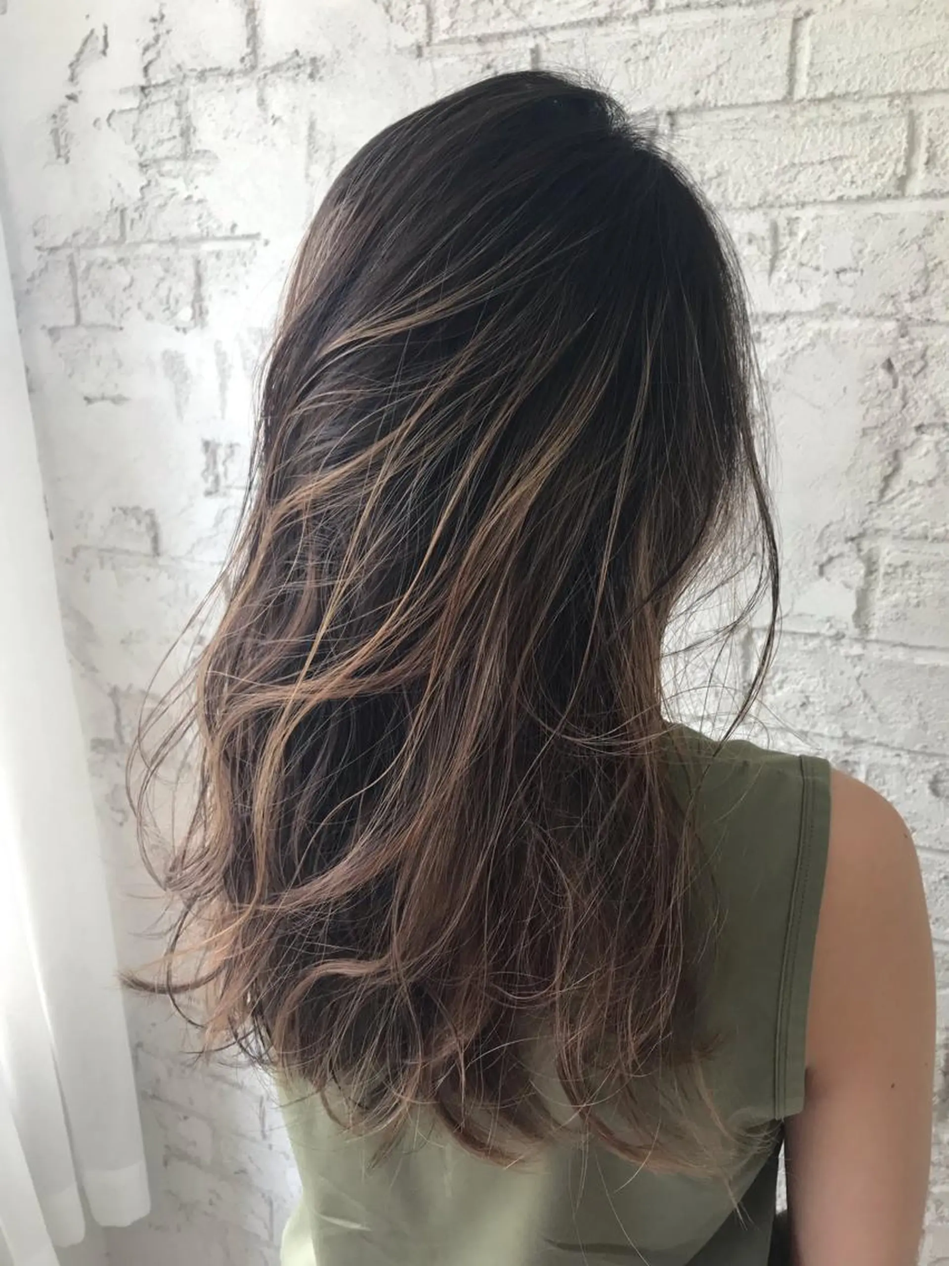 セミロング レイヤーカット 🇺🇸ハイライト特 化美容師🇺🇸漆沢のヘアスタイル