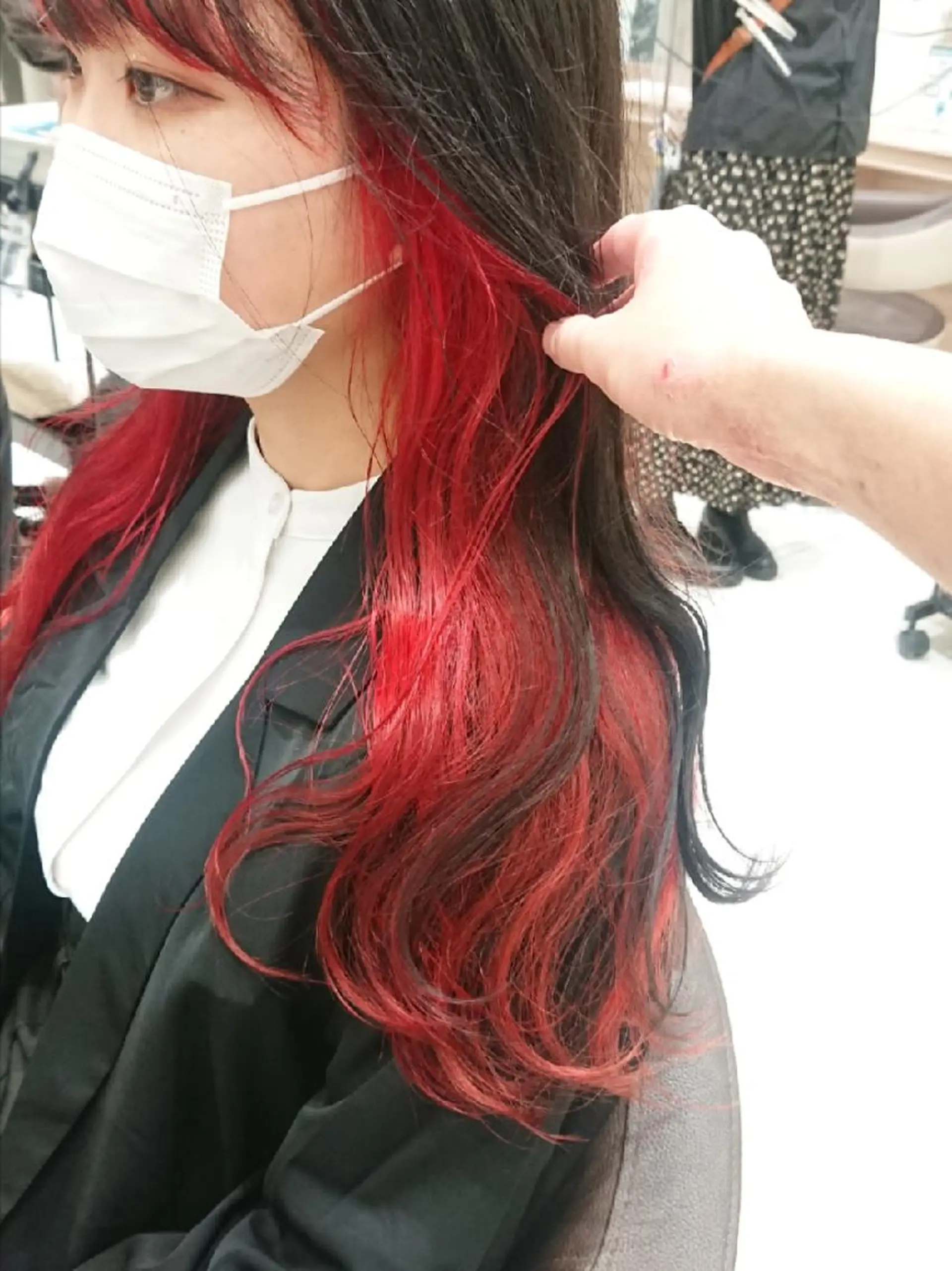 ロング カラー ブリーチ ケアブリーチ インナーカラー レッドカラー あらげ 🌈推しカラー🌈ᵕのヘアスタイル