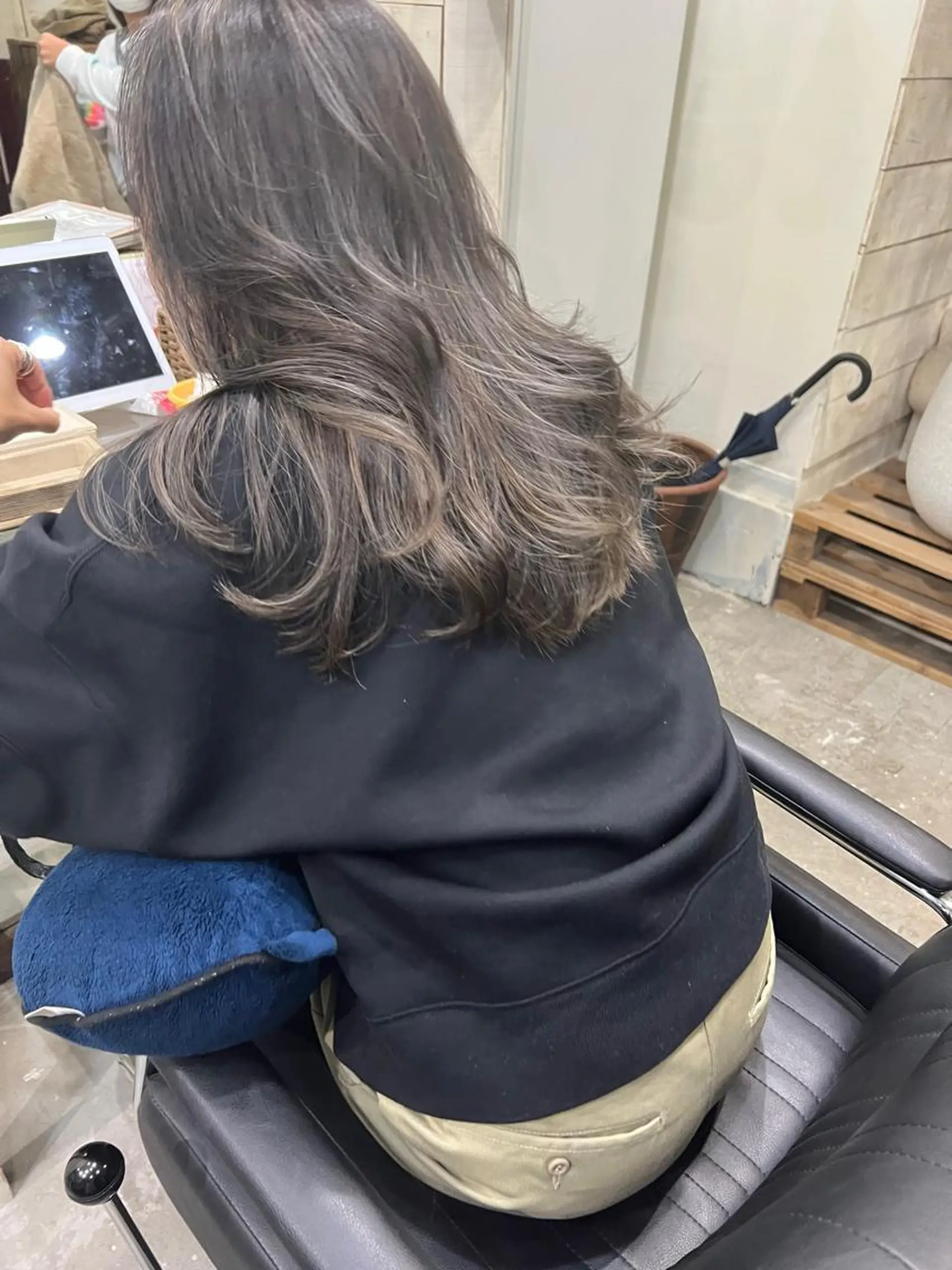 ミディアム カラー 鷺谷 玲奈のヘアスタイル
