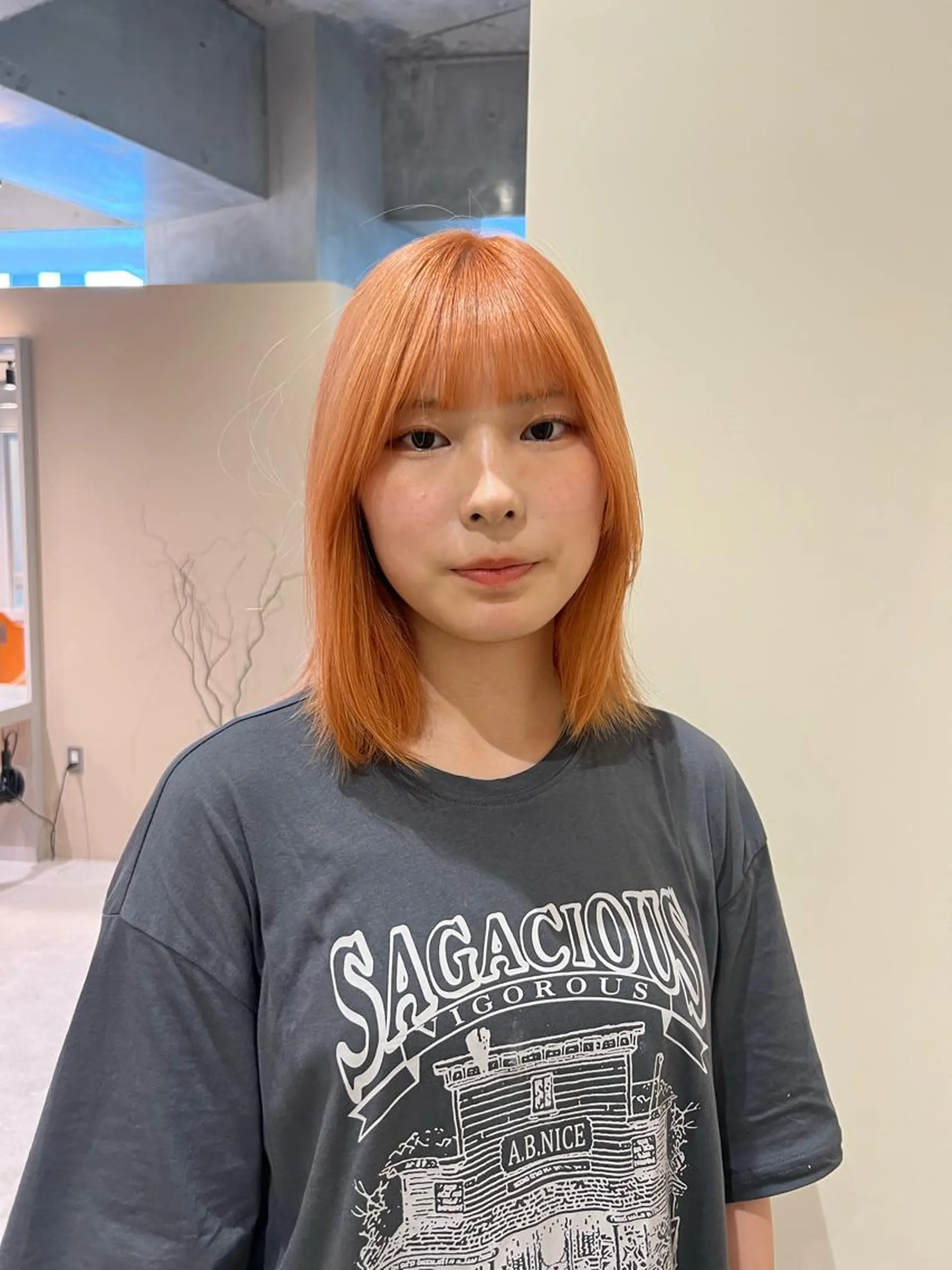ミディアム レイヤーカット NERO加藤木麻彩のヘアスタイル