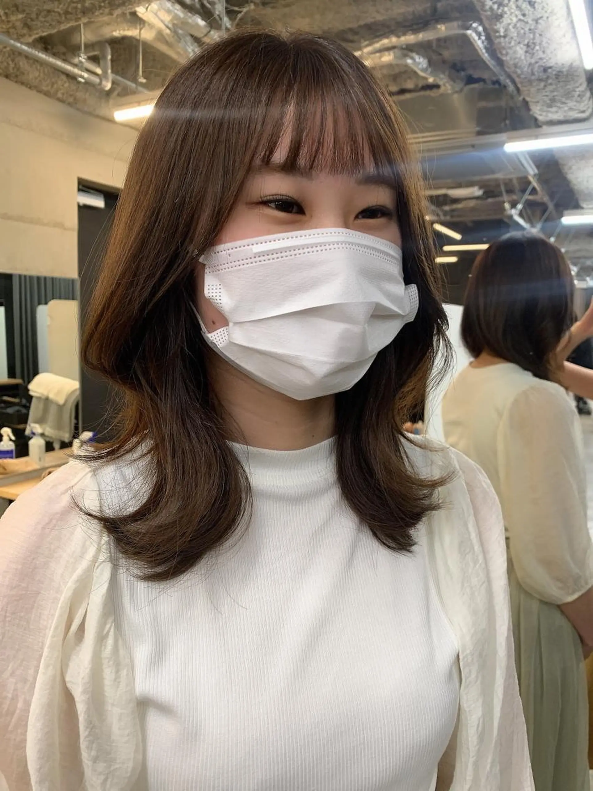 ミディアム カラー イヤリングカラー グレージュ インナーカラー くびれヘア 髪質改善 カット ヘアカラー トリートメント ヘッドスパ 透明感/オリーブ/ グレージュ/YUKAのヘアスタイル