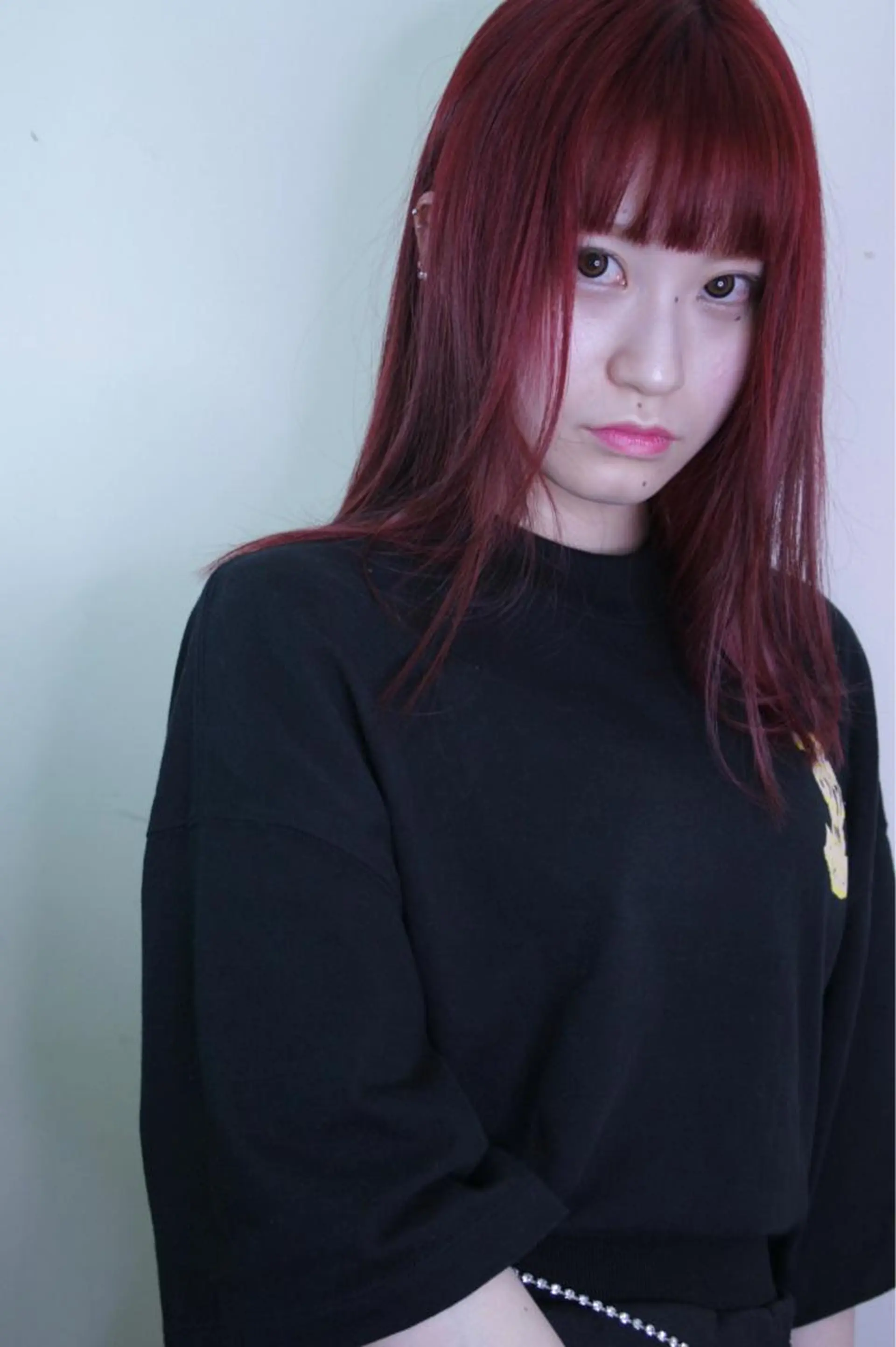 セミロング カラー ブリーチ ピンクカラー バイオレットカラー カット ヘアカラー トリートメント 山本 芳喜のヘアスタイル