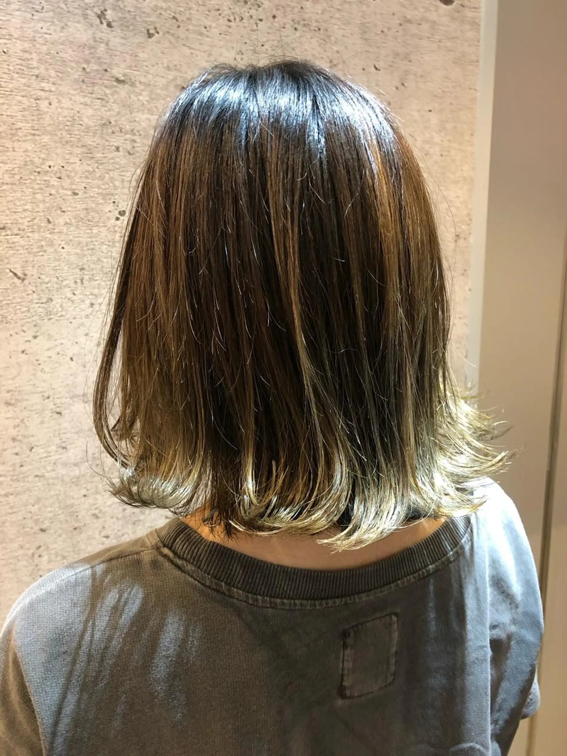 ミディアム カット ヘアカラー トリートメント 久保 敏之のヘアスタイル