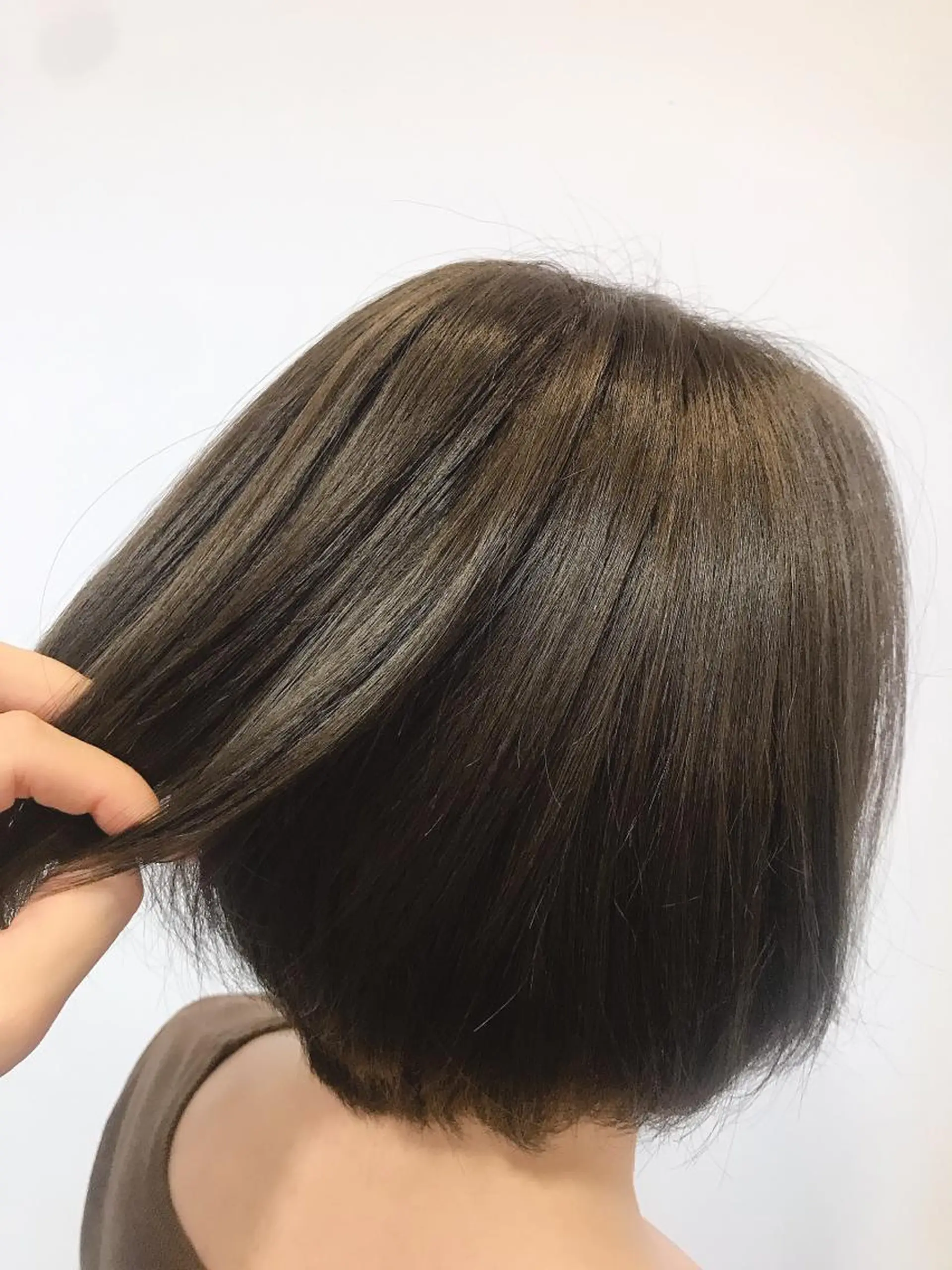 ショート カラー 透明感カラー 予約 停止のヘアスタイル