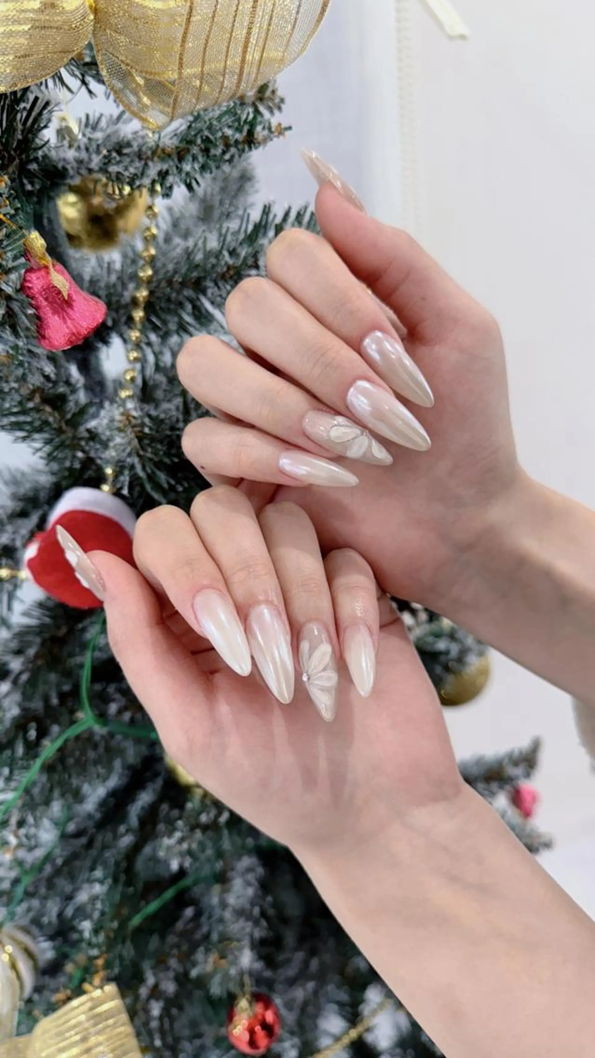 ネイル オーロラネイル ブルー チークネイル フットネイル フレンチネイル NAILS168 新大久保店のネイルデザイン