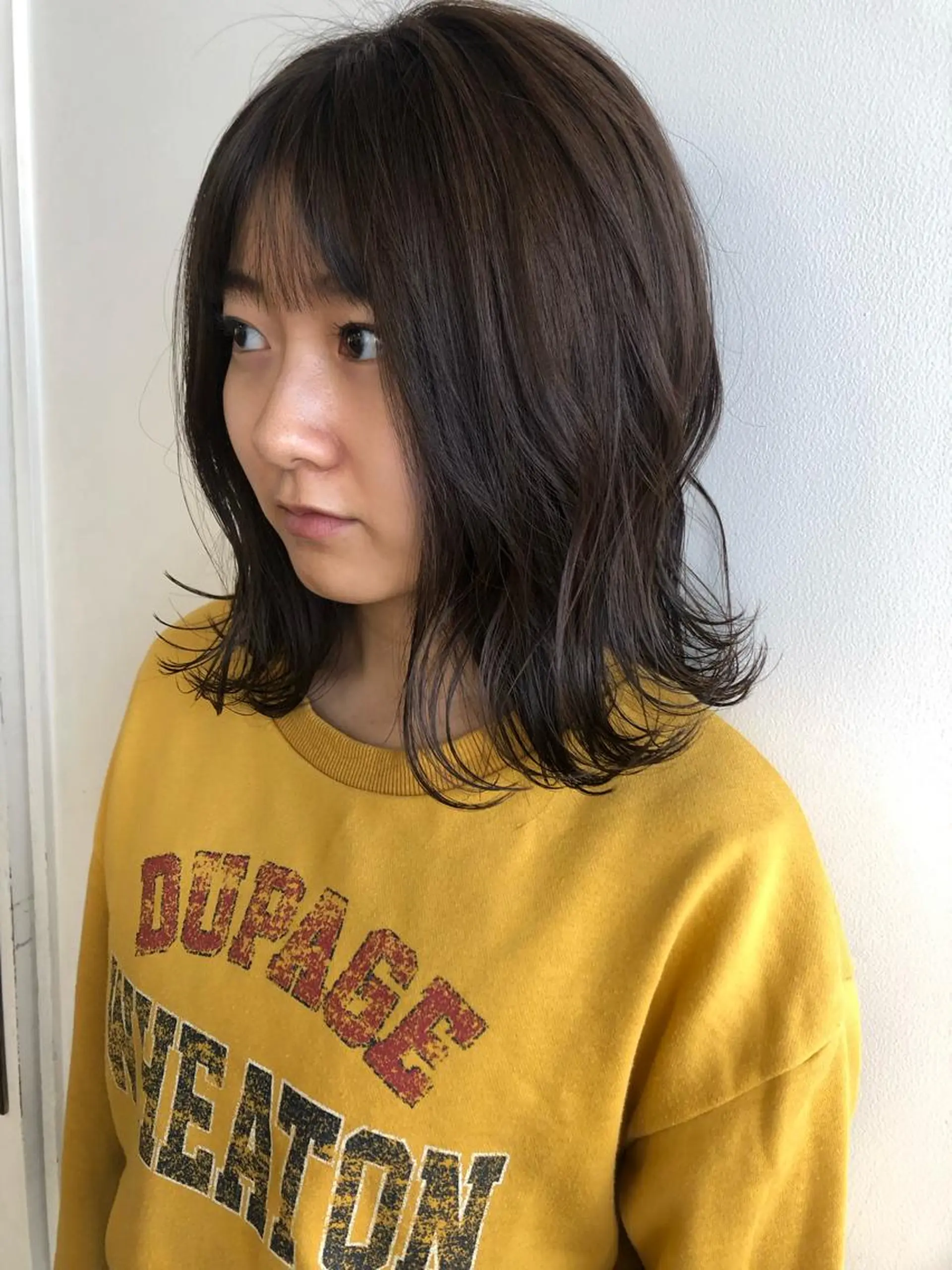 ミディアム カラー カット ヘアカラー トリートメント MIOベージュカラー 柔らかいカラーのヘアスタイル