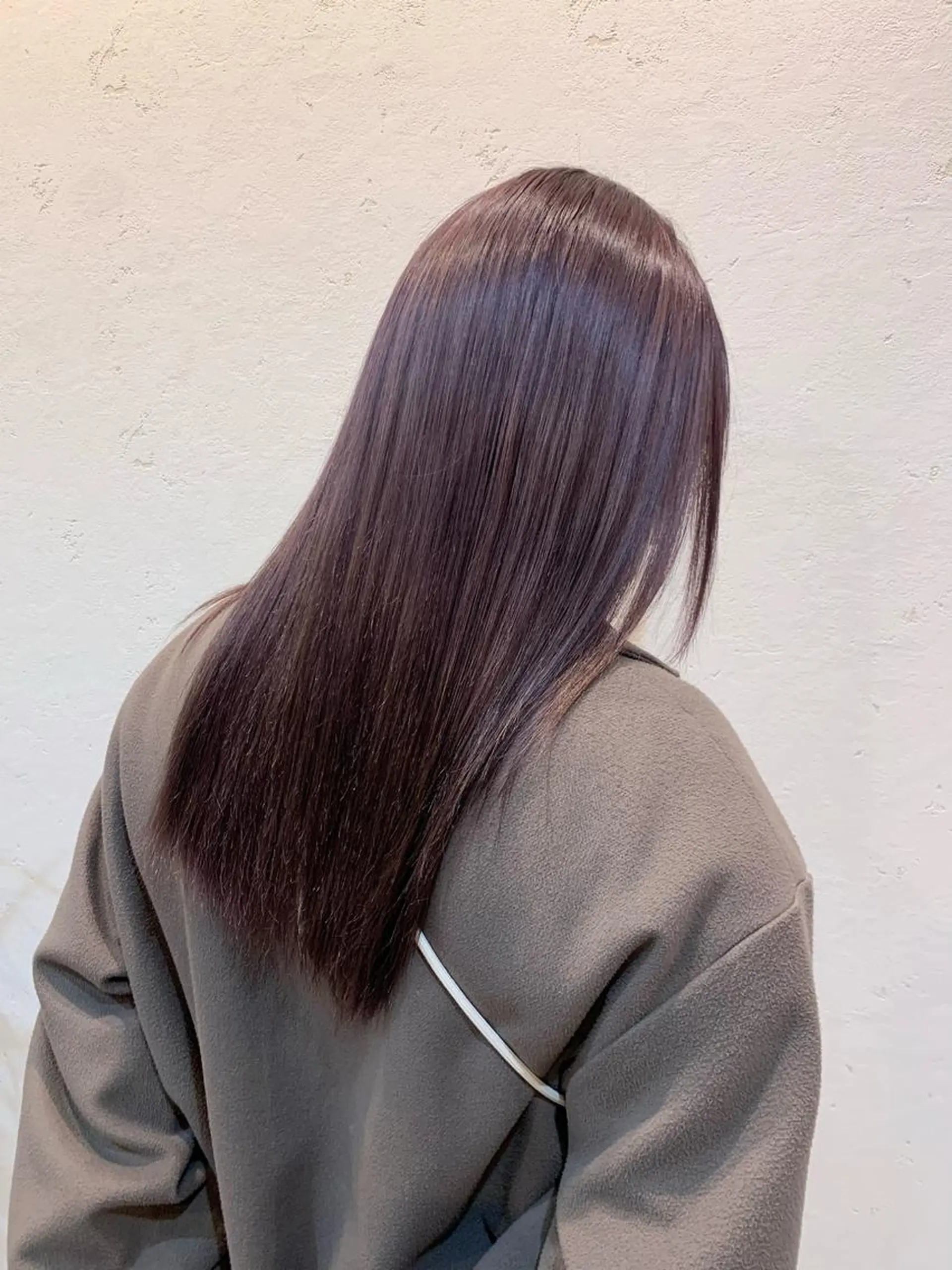 ロング カラー メンズ グレージュ ラベンダーカラー ラベンダーグレージュ ラベンダーグレー 落合希 Olivebeigeのヘアスタイル