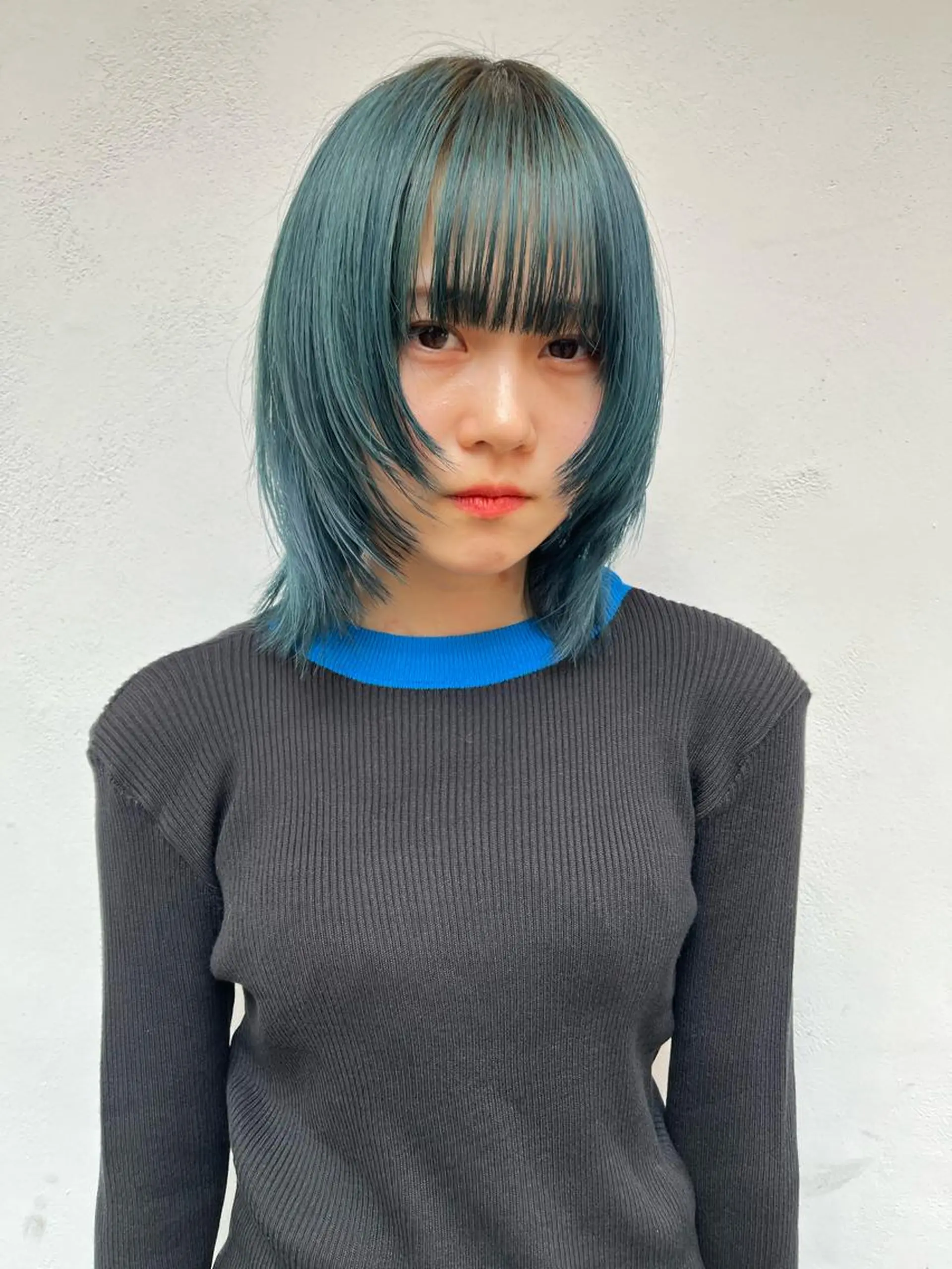 ミディアム カラー iLi 《イリ》のヘアスタイル