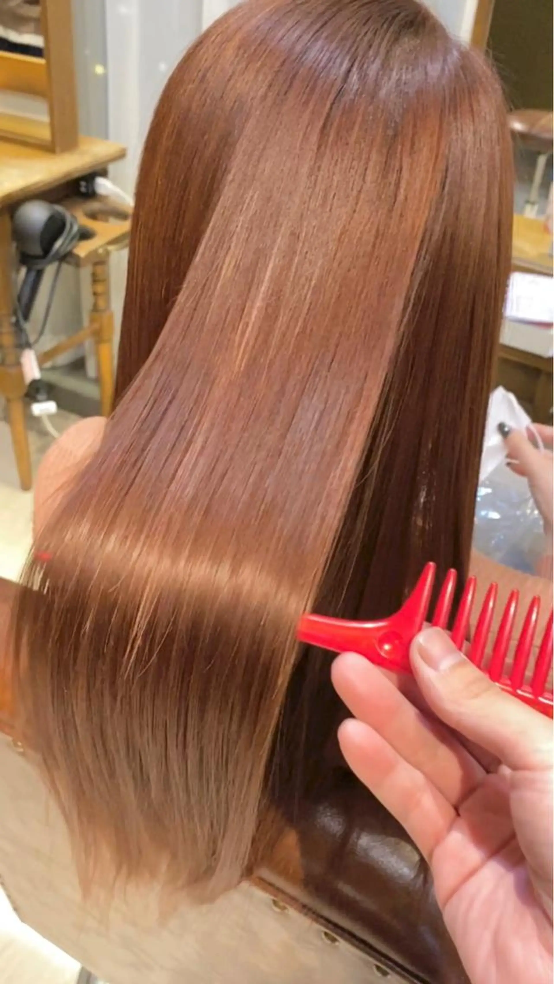 ロング カラー ベージュカラー ピンクカラー ピンクベージュ ヘアカラー トリートメント 比嘉 翼のヘアスタイル