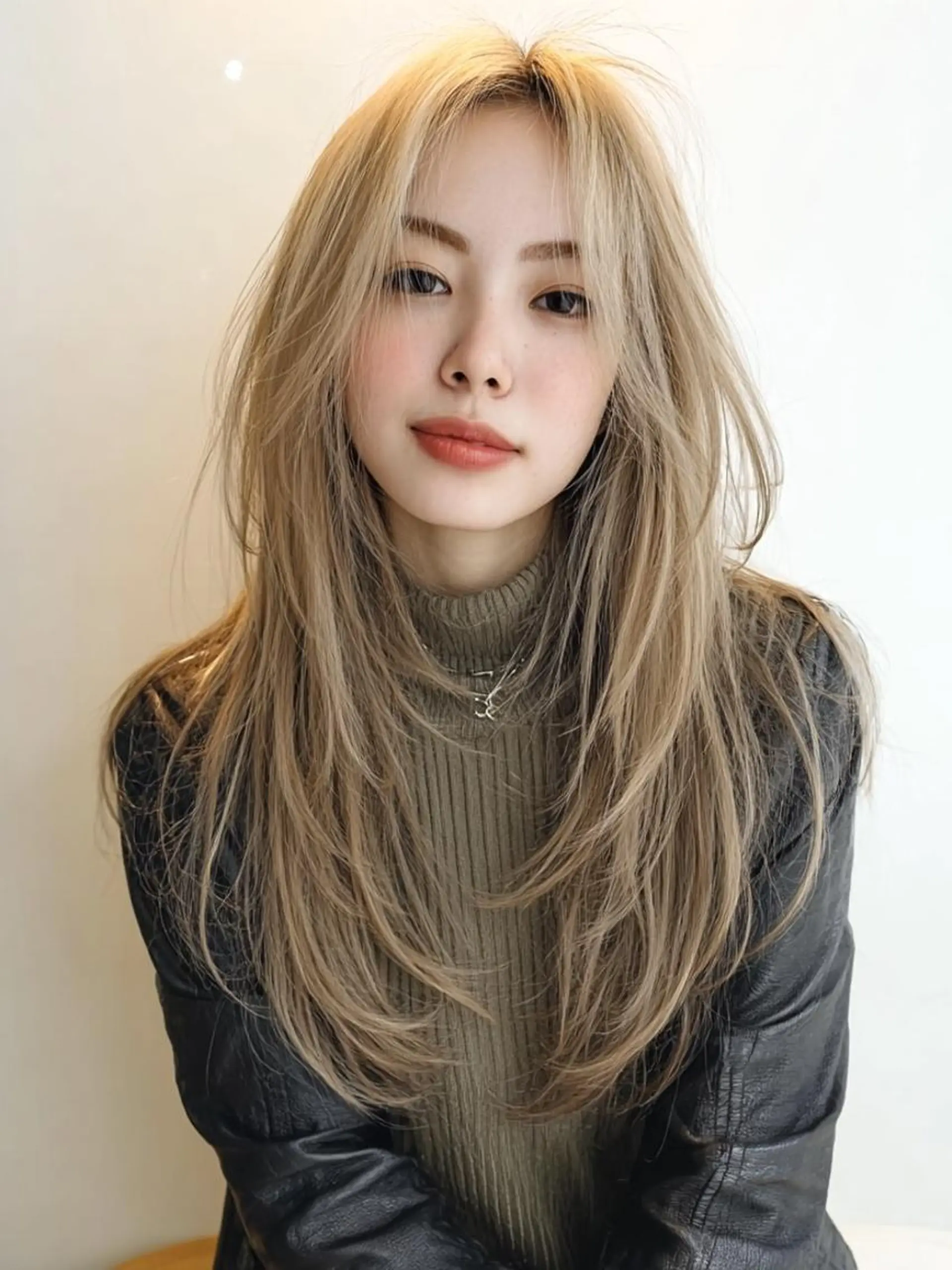 ロング ヘアカラー ❄️透明感カラー❄️ メンズ✂️TOWAのヘアスタイル