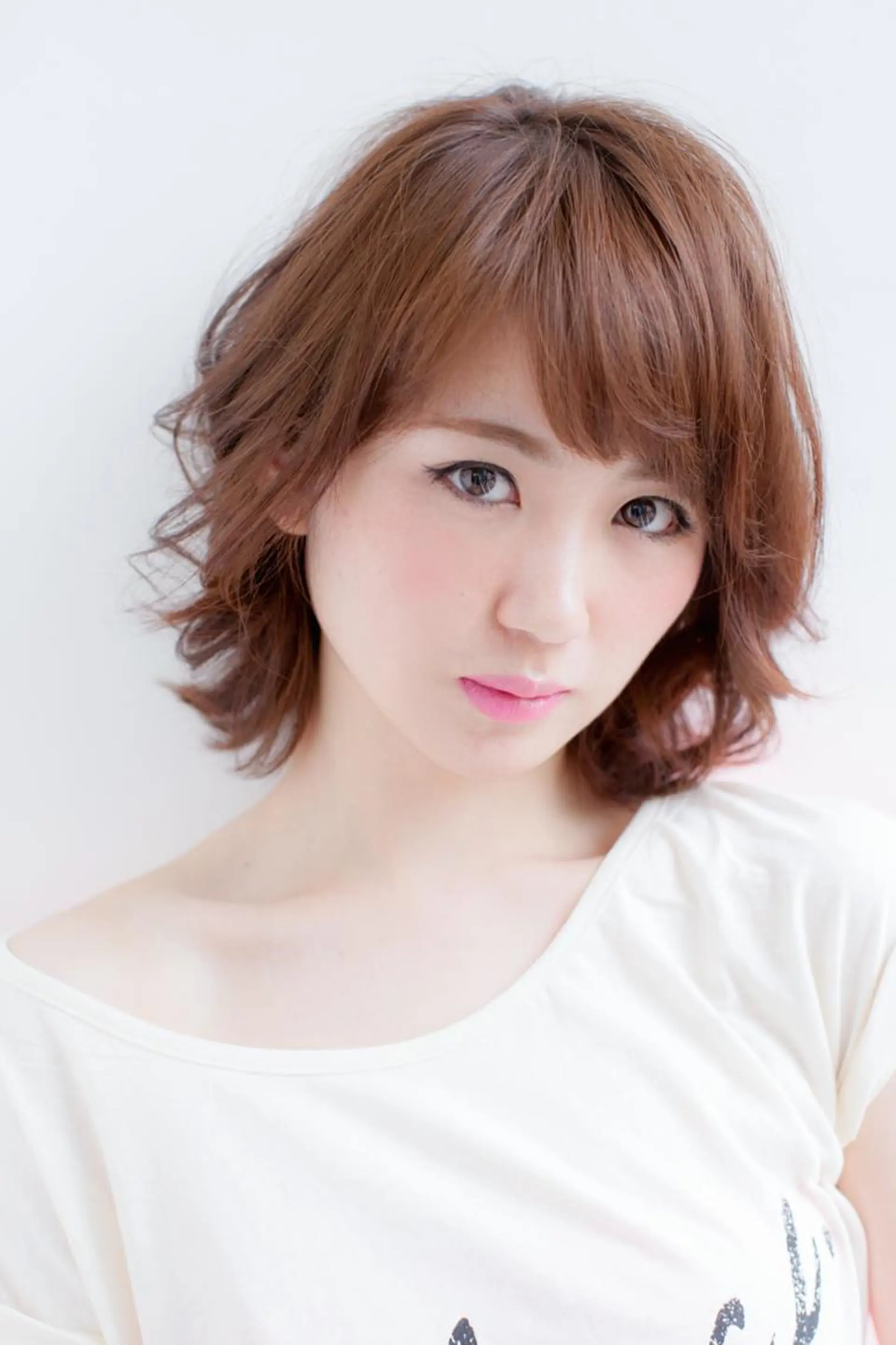 ミディアム カラー パーマ ミディアムパーマ ベージュカラー ブラウンカラー ボブ レイヤーカット カット 山田 周のヘアスタイル