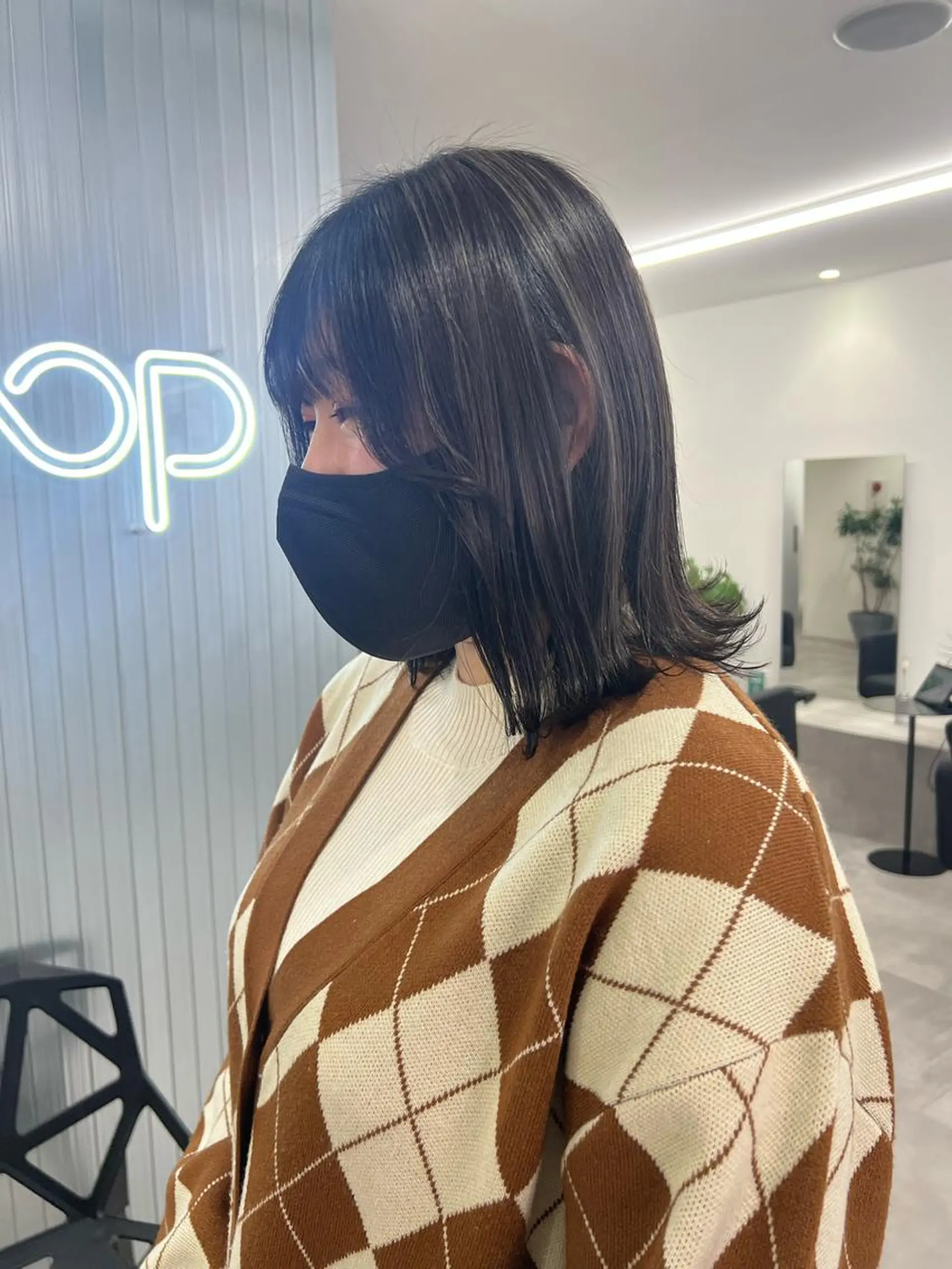 ショート カラー ブリーチ 透明感カラー ダブルカラー イヤリングカラー ハイライトカラー ヘアカラー LOOP REMIのヘアスタイル