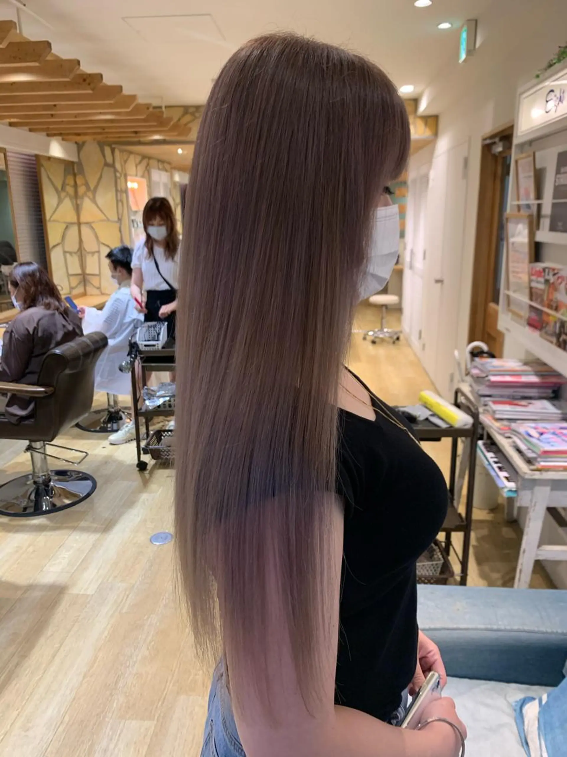 ロング ヘアカラー トリートメント 渋谷ハイトーン/ デザインカラー阿部のヘアスタイル