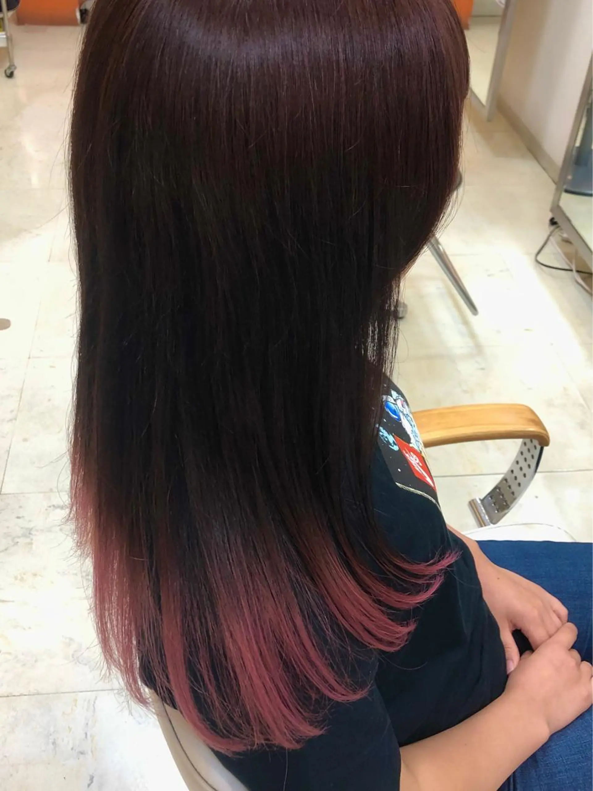 カラー white.梅田 デザインカラー🦄のヘアスタイル