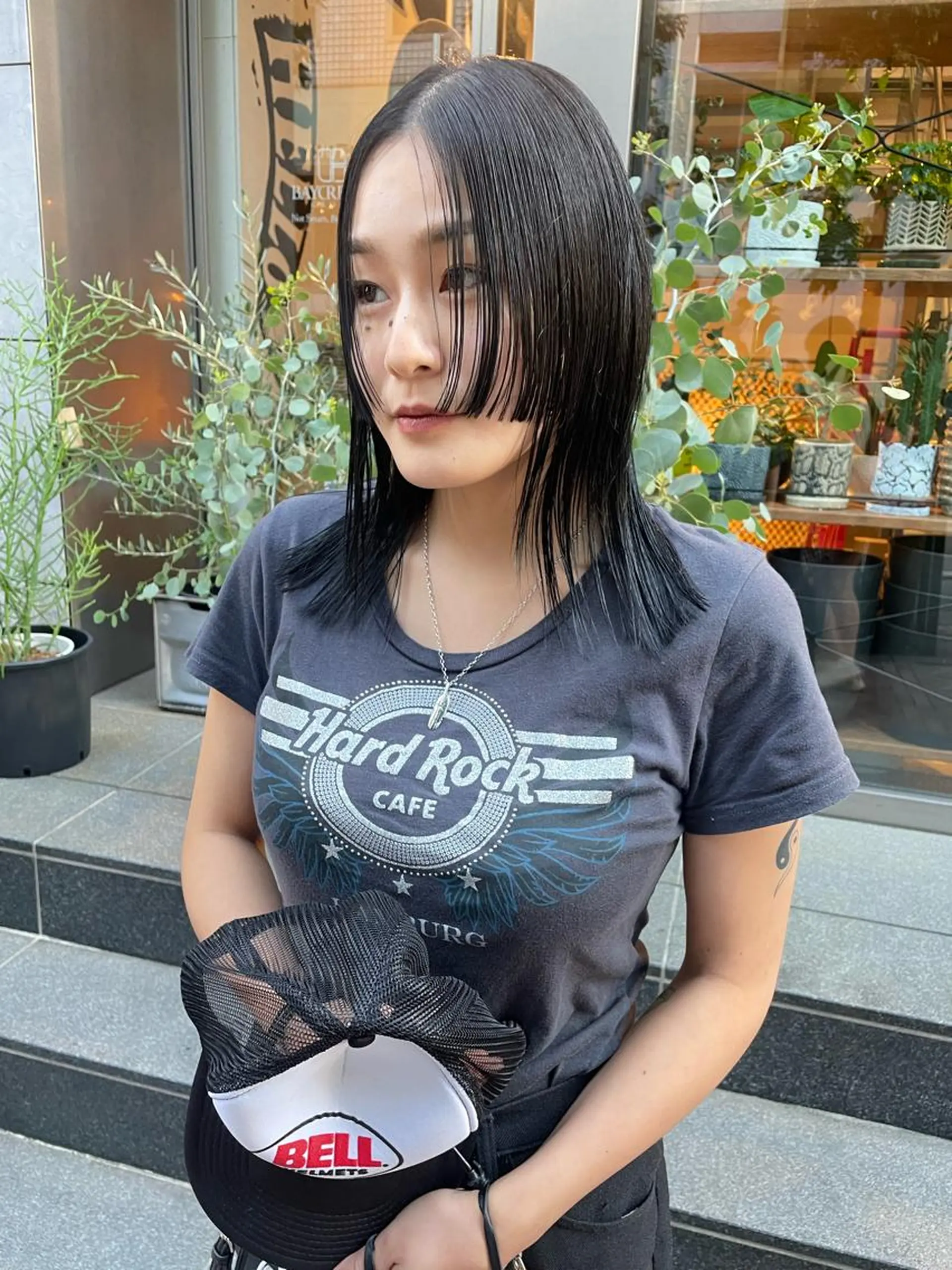 ミディアム カット ヘアカラー トリートメント 似合わせ｜レイヤー 🪩yurikaのヘアスタイル