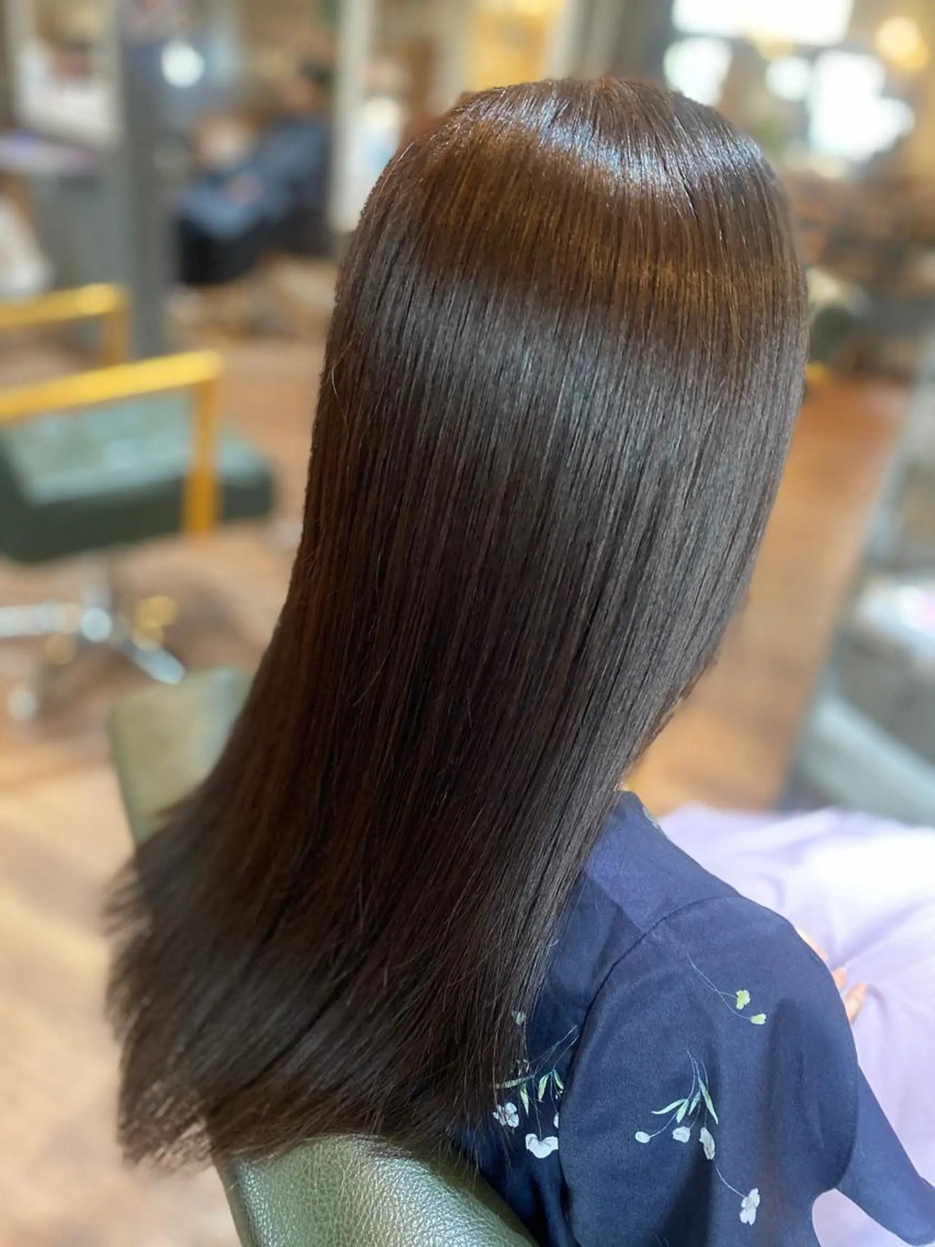 セミロング アッシュ トリートメント ハイライト/インナー /ブリーチ/レイヤーのヘアスタイル