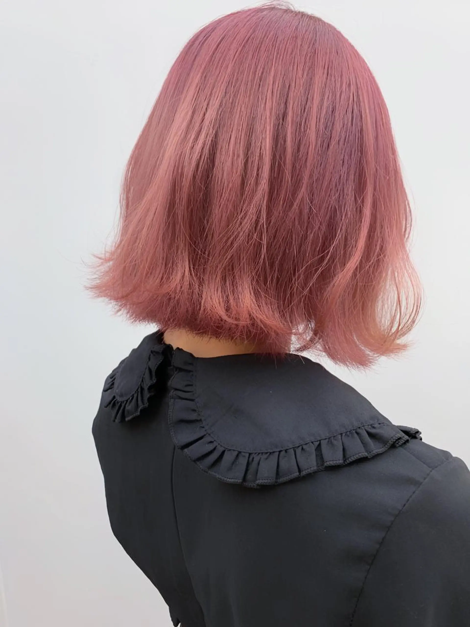 ショート カラー ブリーチ ケアブリーチ ピンクカラー 外ハネヘア fhami 店長 髪質改善　DAITOのヘアスタイル