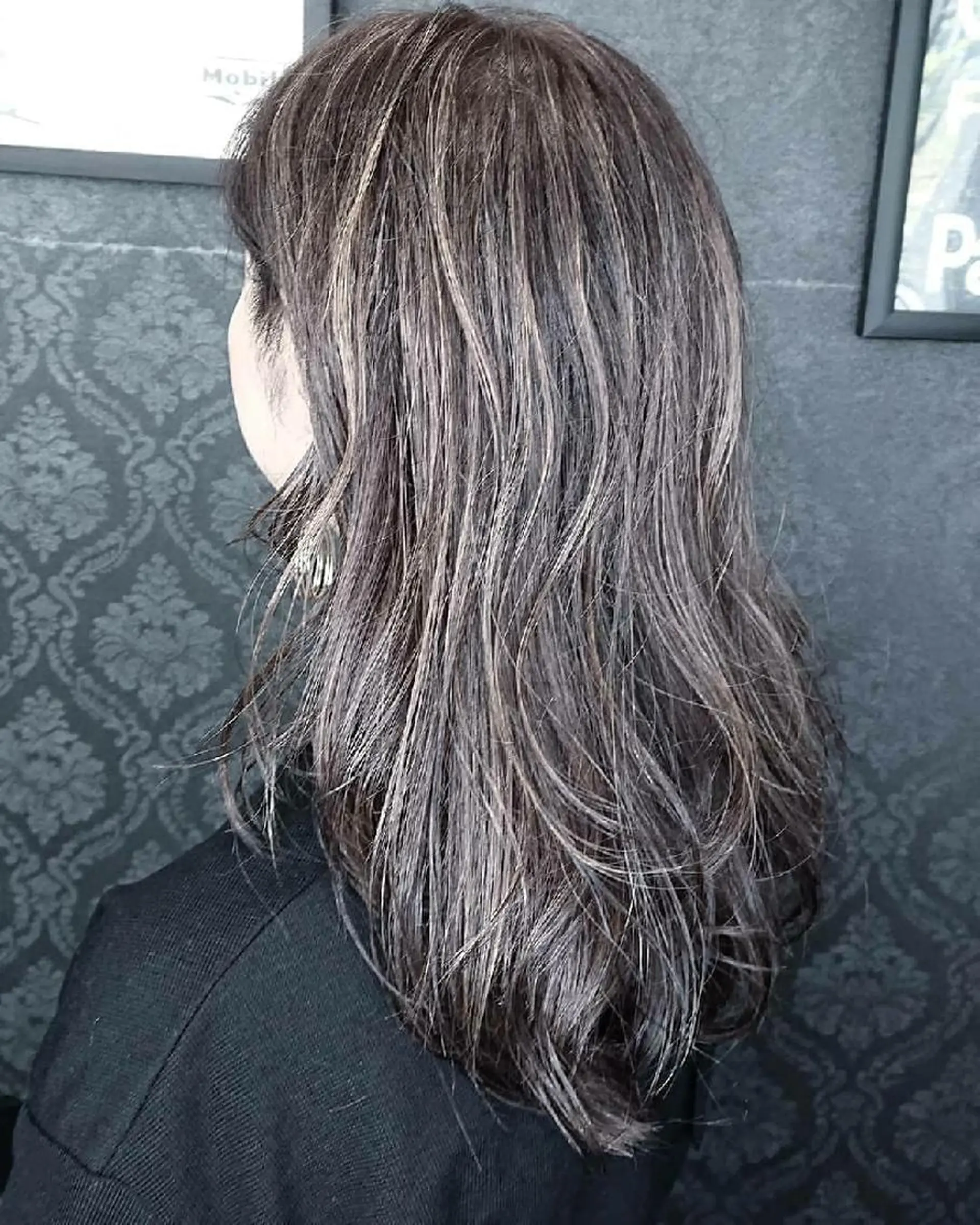 セミロング カラー グレージュ ハイライトカラー ハイライト カット ヘアカラー 保住 恭平のヘアスタイル