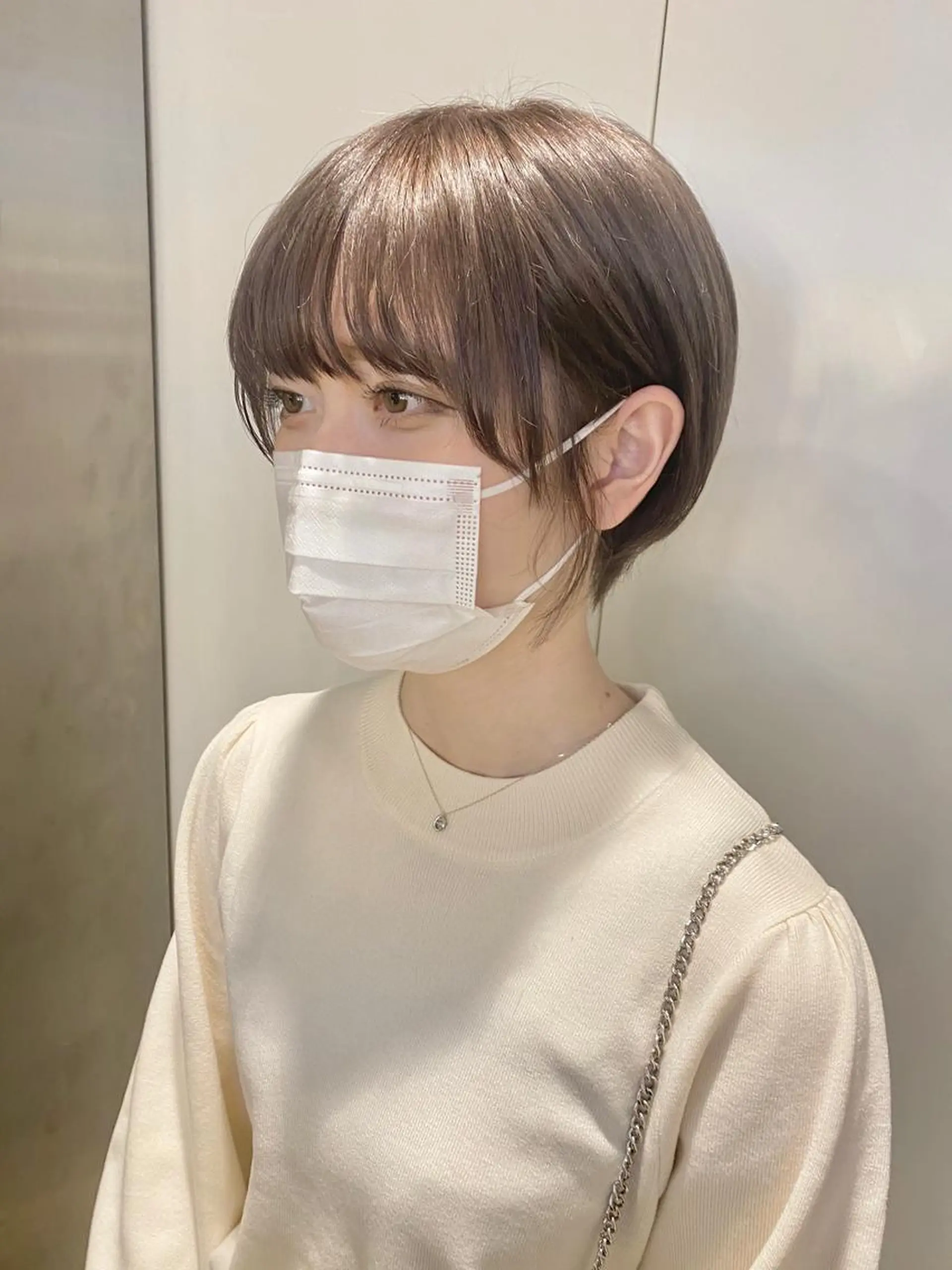 ショート カラー ベージュカラー ホワイトベージュ 遠藤沙也加 /レイヤーカットのヘアスタイル