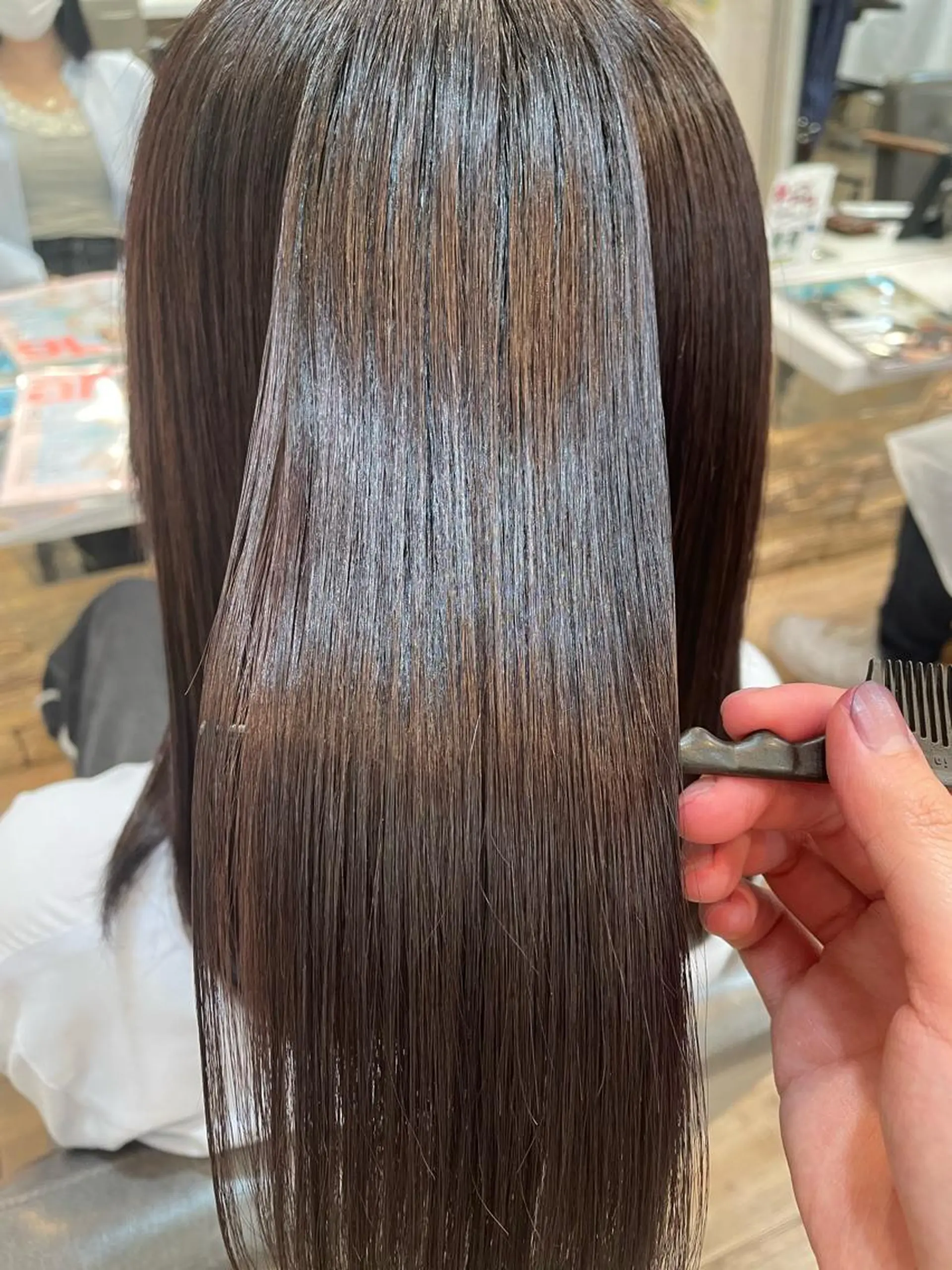 ミディアム 髪質改善 縮毛矯正 VISAGE ba.sk 金子詩帆のヘアスタイル