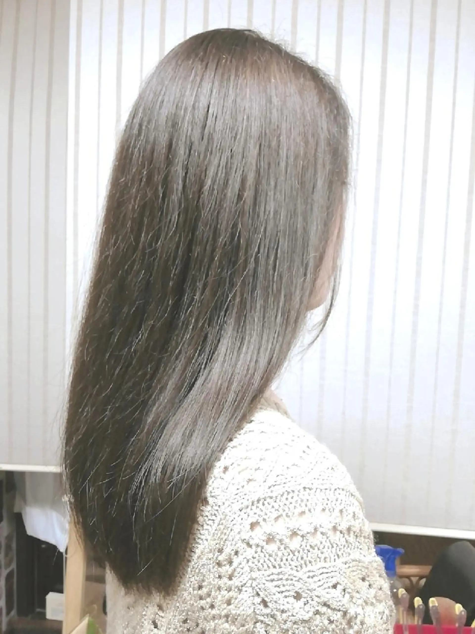 セミロング 小林　ローズパープル カット＆カラー美容室のヘアスタイル