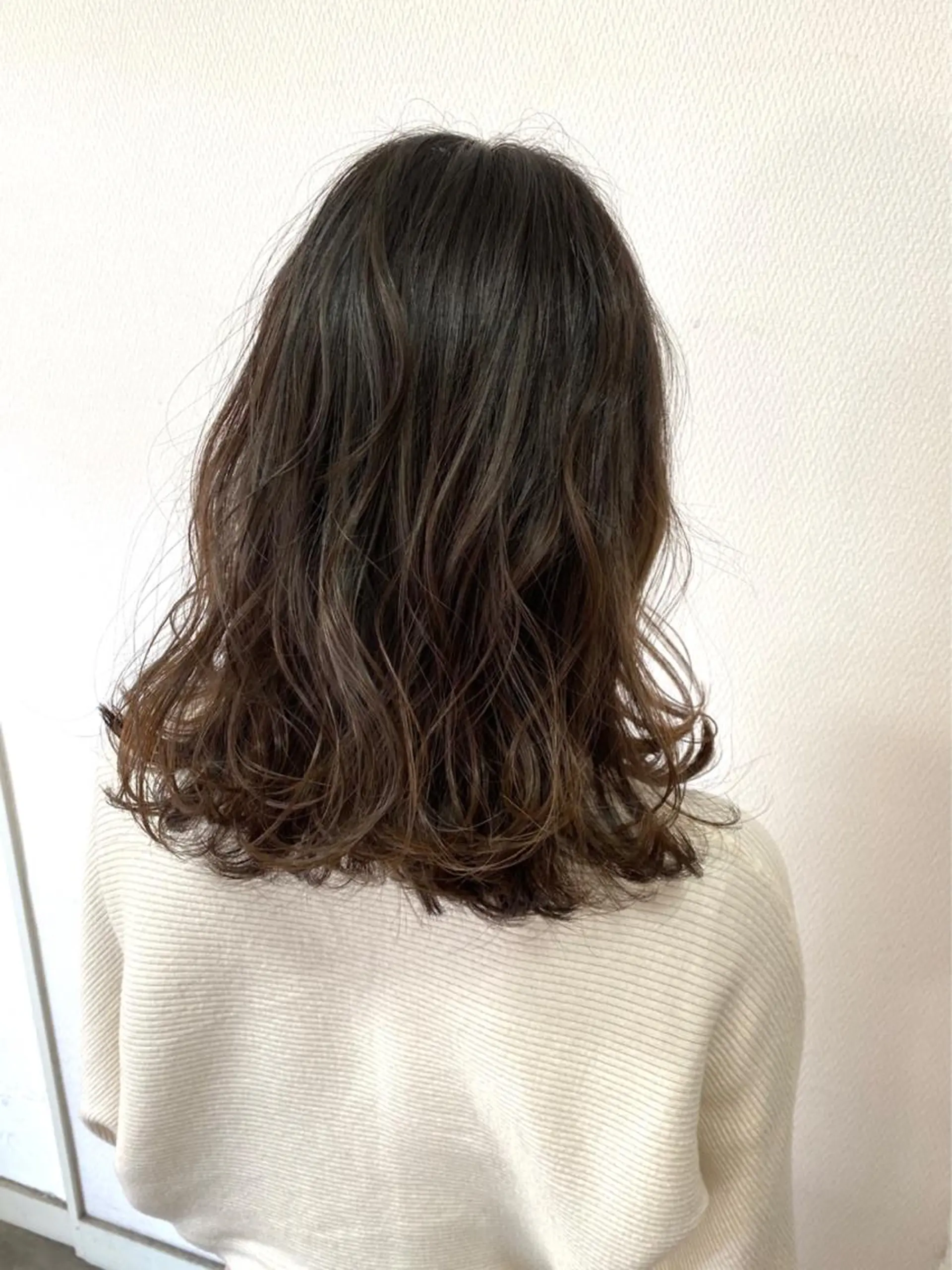 セミロング 山本 茉希のヘアスタイル