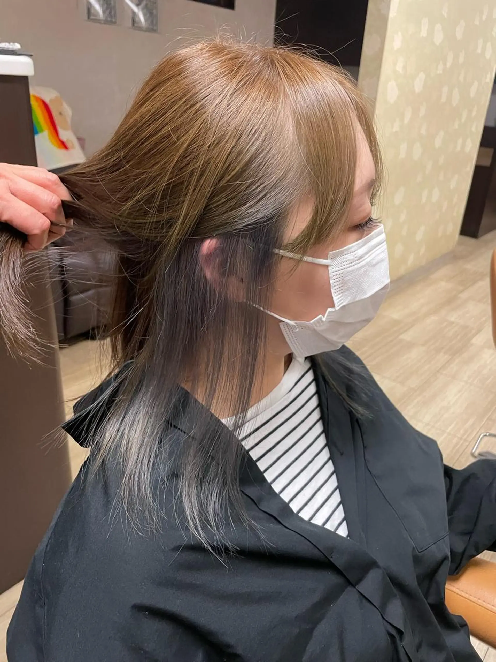 ロング カラー アッシュ ヘアカラー 徳留 もも花のヘアスタイル