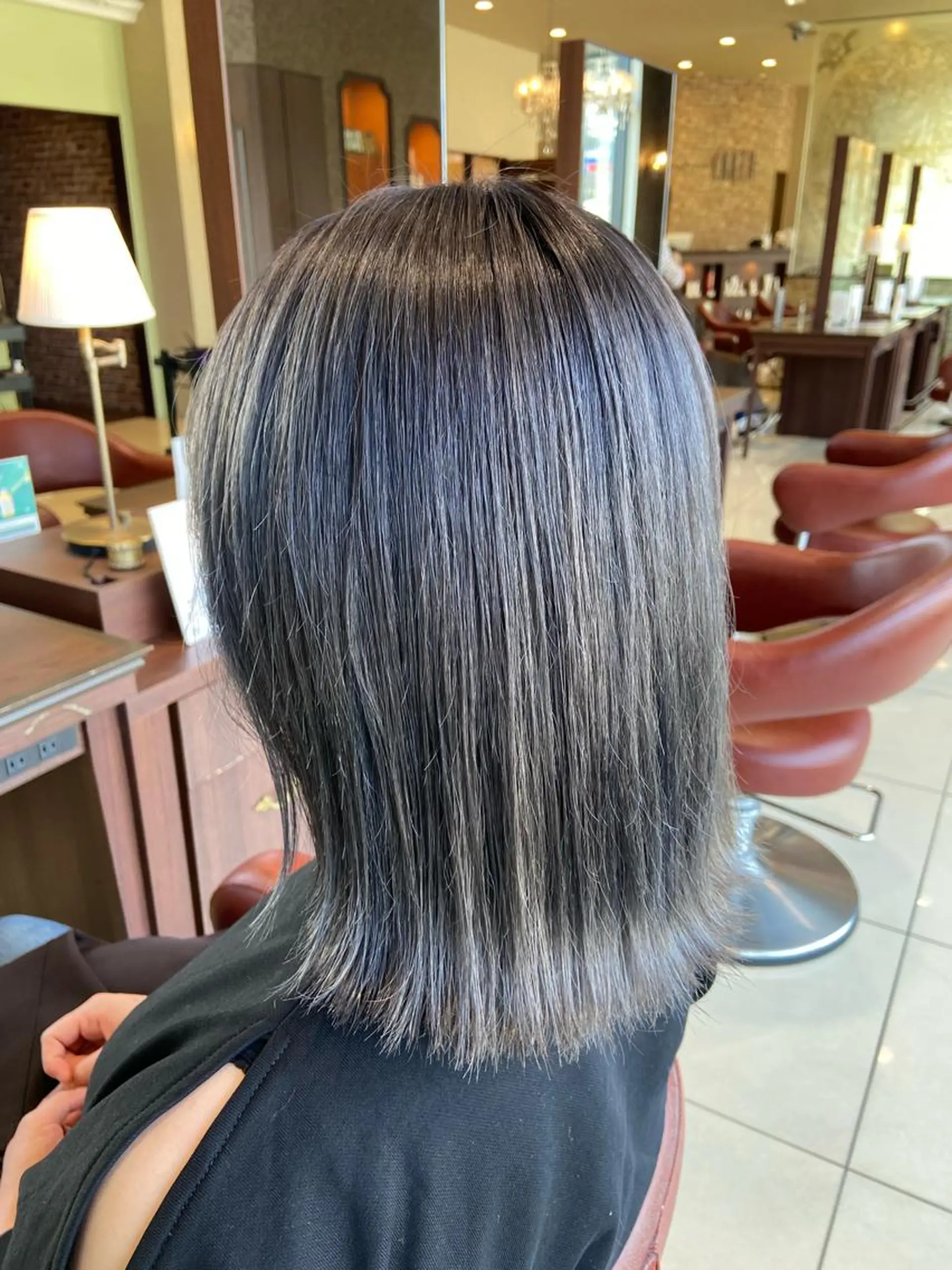 セミロング カワサキ ヒナコのヘアスタイル