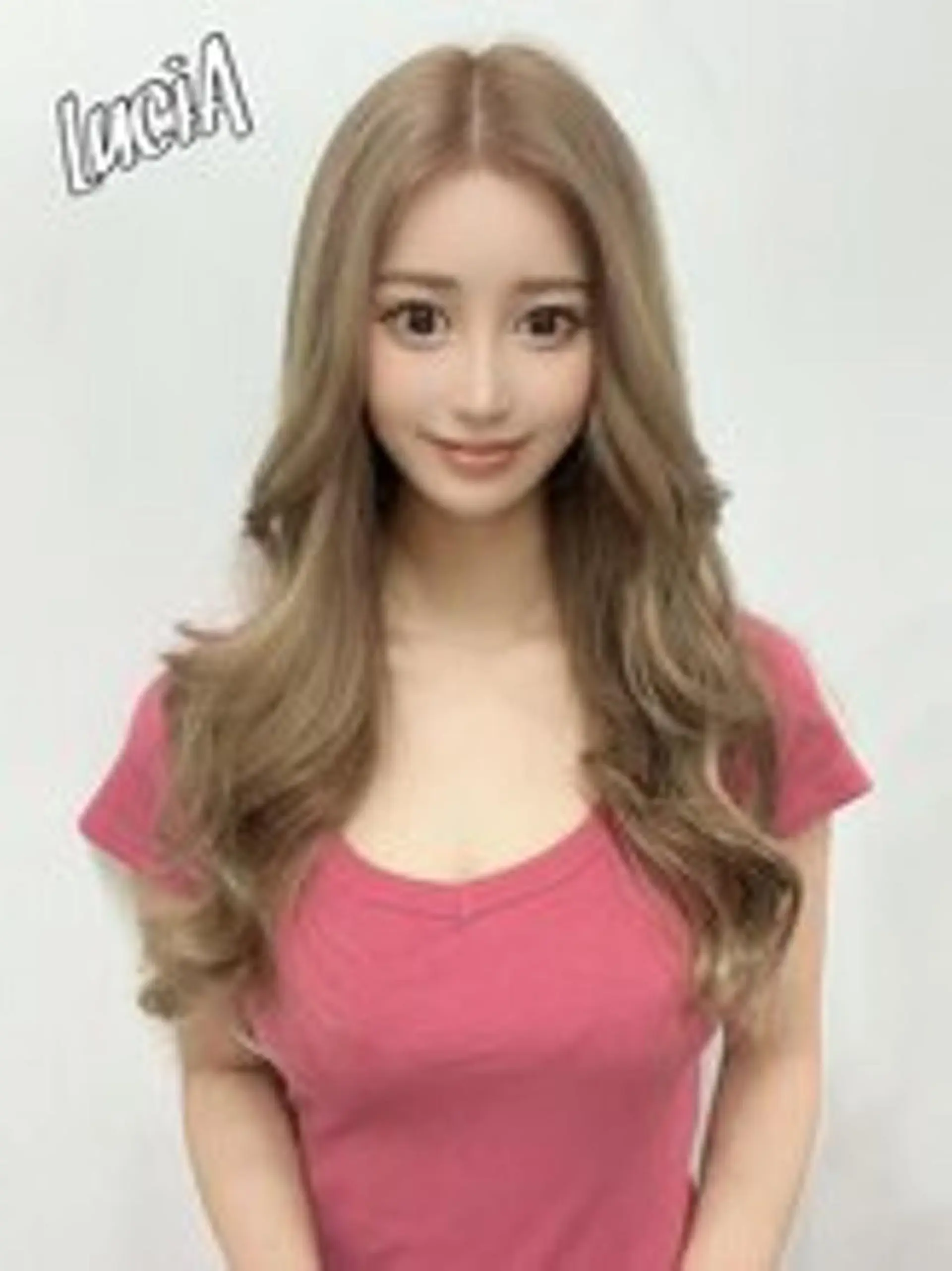 カラー ヘアアレンジ ロング エクステ LuciAのヘアスタイル