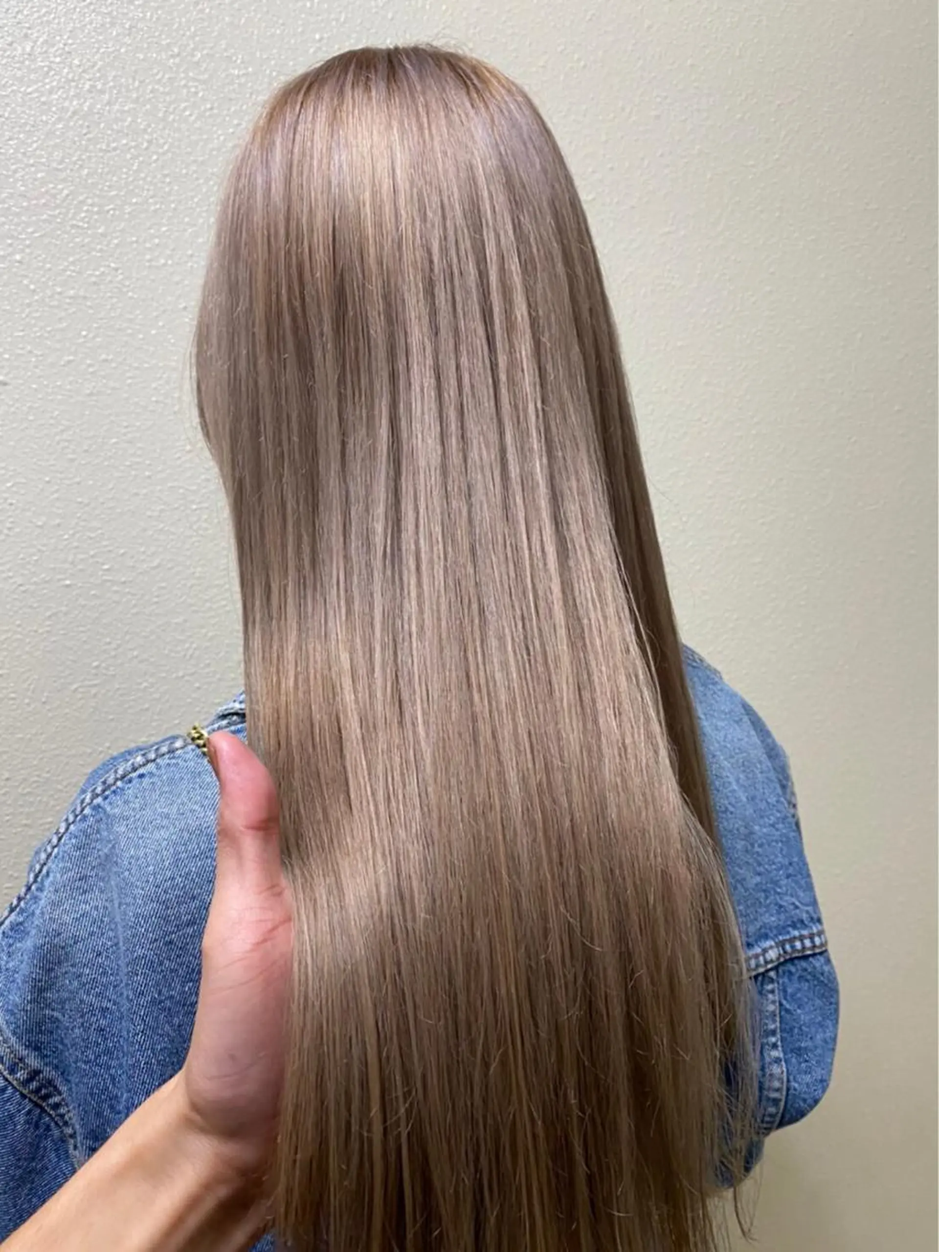 ロング カラー ヘアアレンジ キッズ アディクシーカラー バレイヤージュ ミストバング ベージュカラー 黒髪 カラー特化サロン Eir心斎橋のヘアスタイル