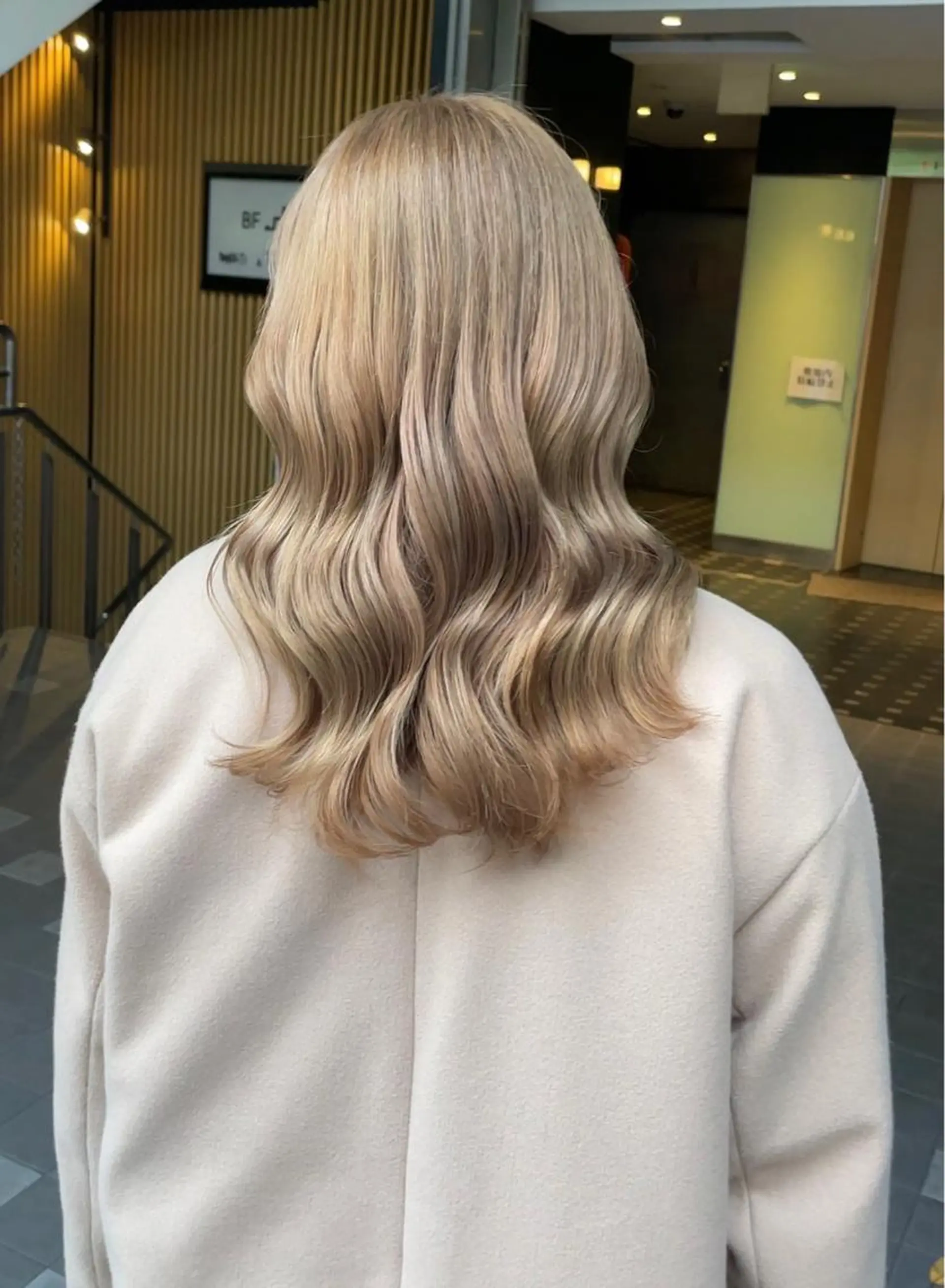 セミロング カラー レイヤーカット/ miranのヘアスタイル