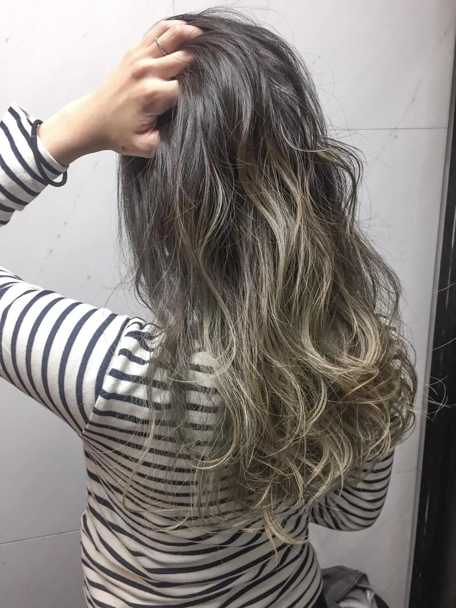 ロング カラー ブリーチ グレージュ 宮内 佑規のその他イメージ