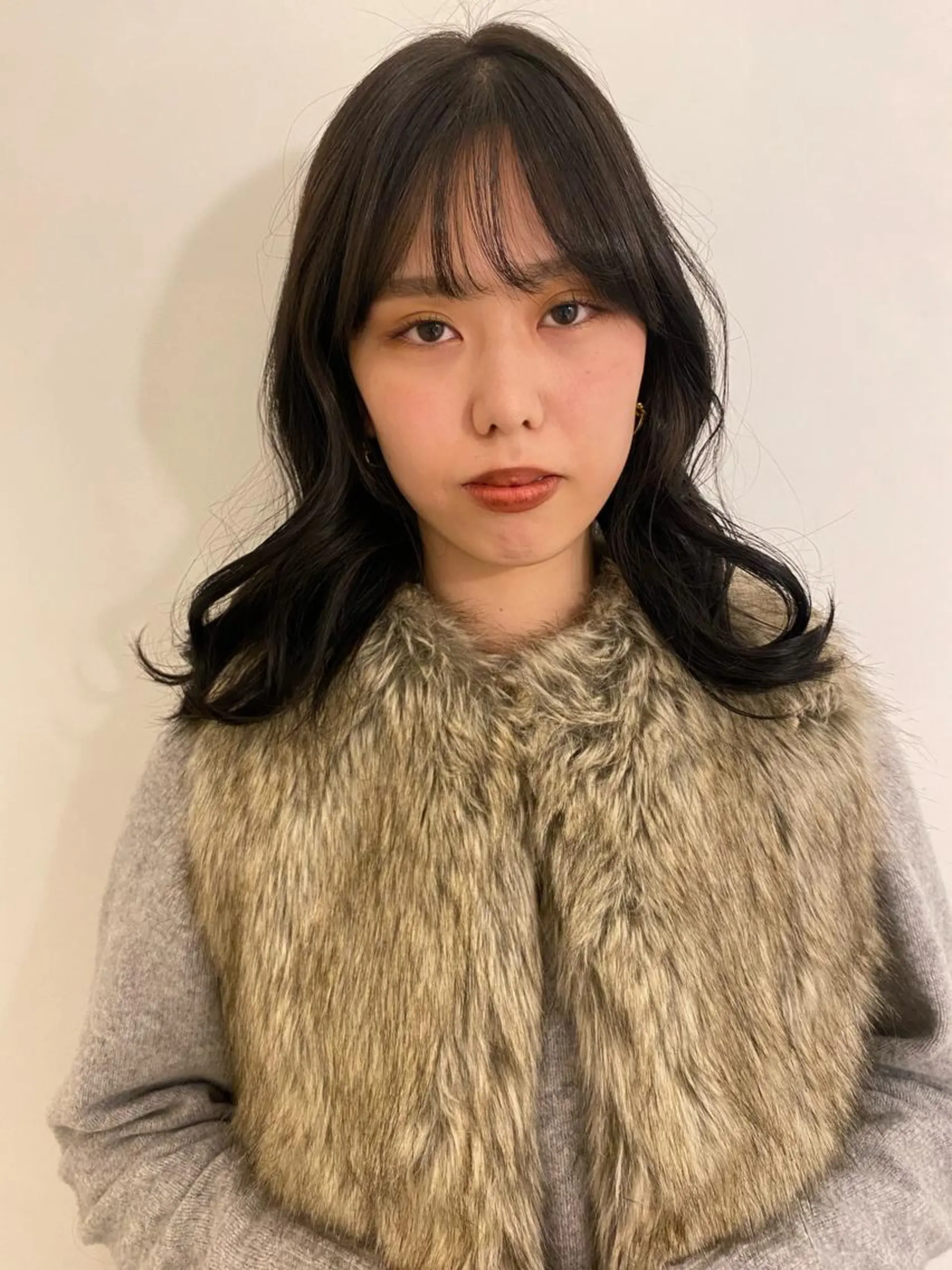 ミディアム カラー vixus mamiのヘアスタイル