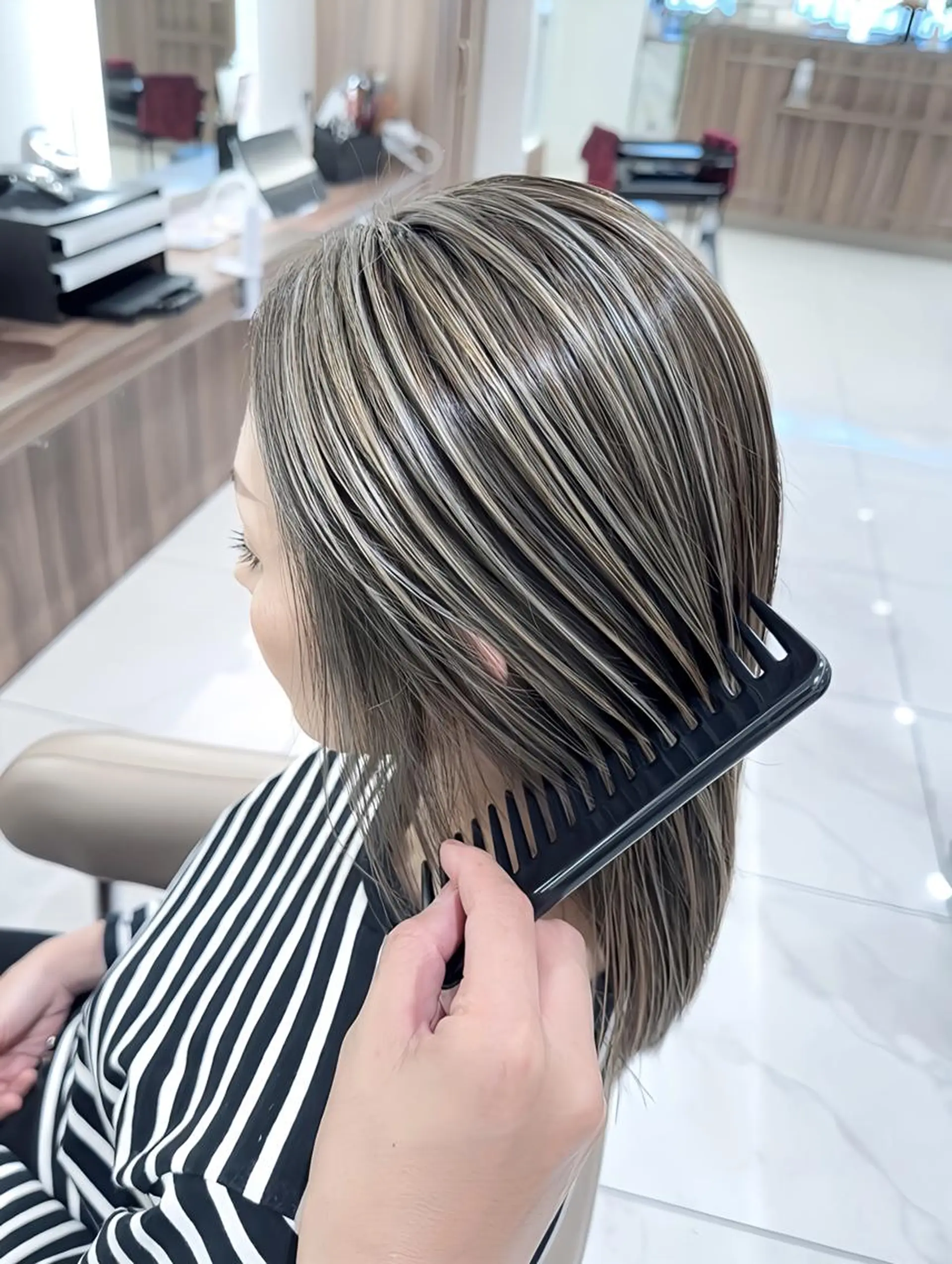 セミロング カラー ハイライトカラー ハイライト 髪質改善 ヘアカラー ＡＳＨ大宮/ブリーチ 髪質改善/カラーのヘアスタイル