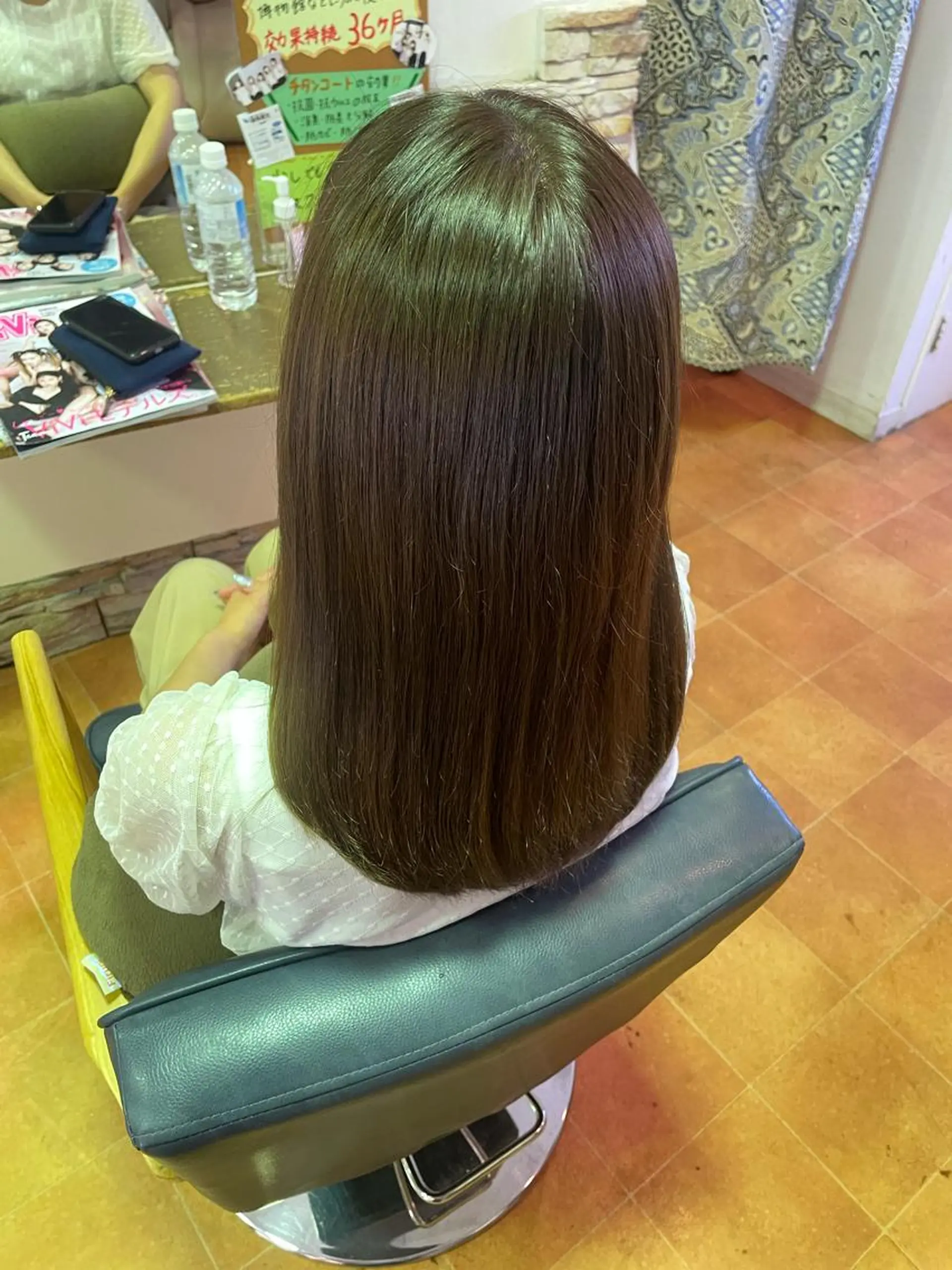 セミロング カラー アッシュ 山口 彩海のヘアスタイル