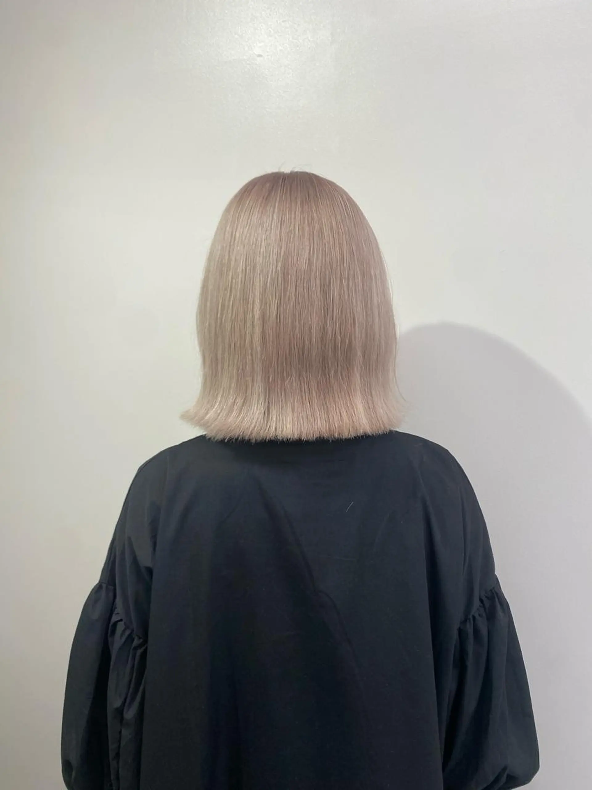 ミディアム カラー レイヤー・ブリーチ kiyotoshiのヘアスタイル