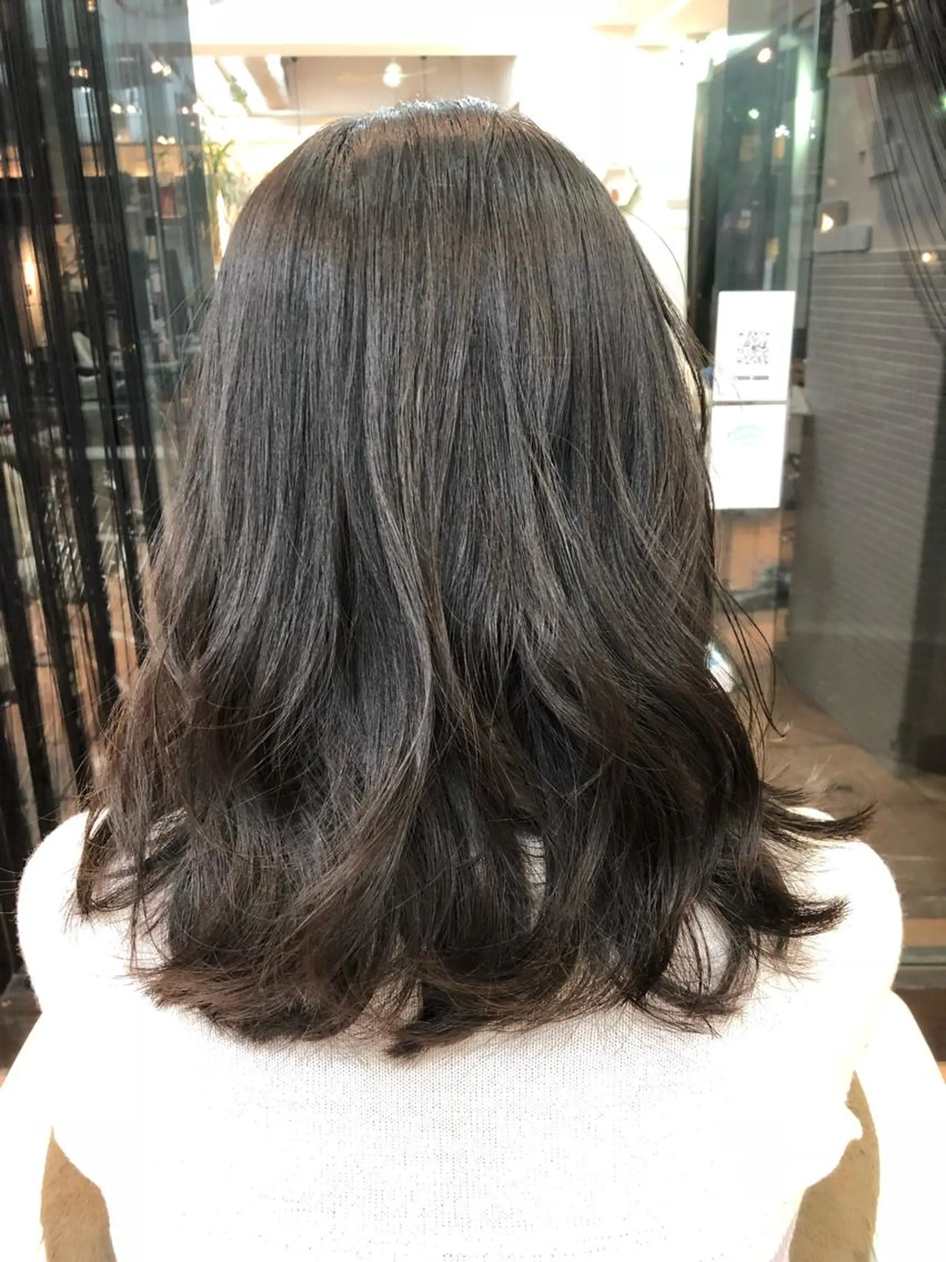 セミロング 韓国風カット osugiのヘアスタイル