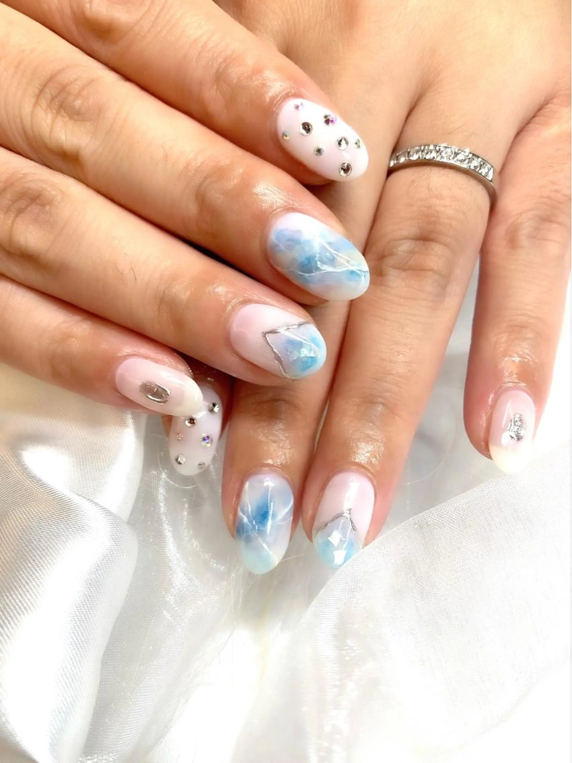 ネイル ジェルネイル ロングネイル 大理石ネイル(マーブル) ニュアンスネイル オフィスネイル ハンドネイル clover nailのネイルデザイン