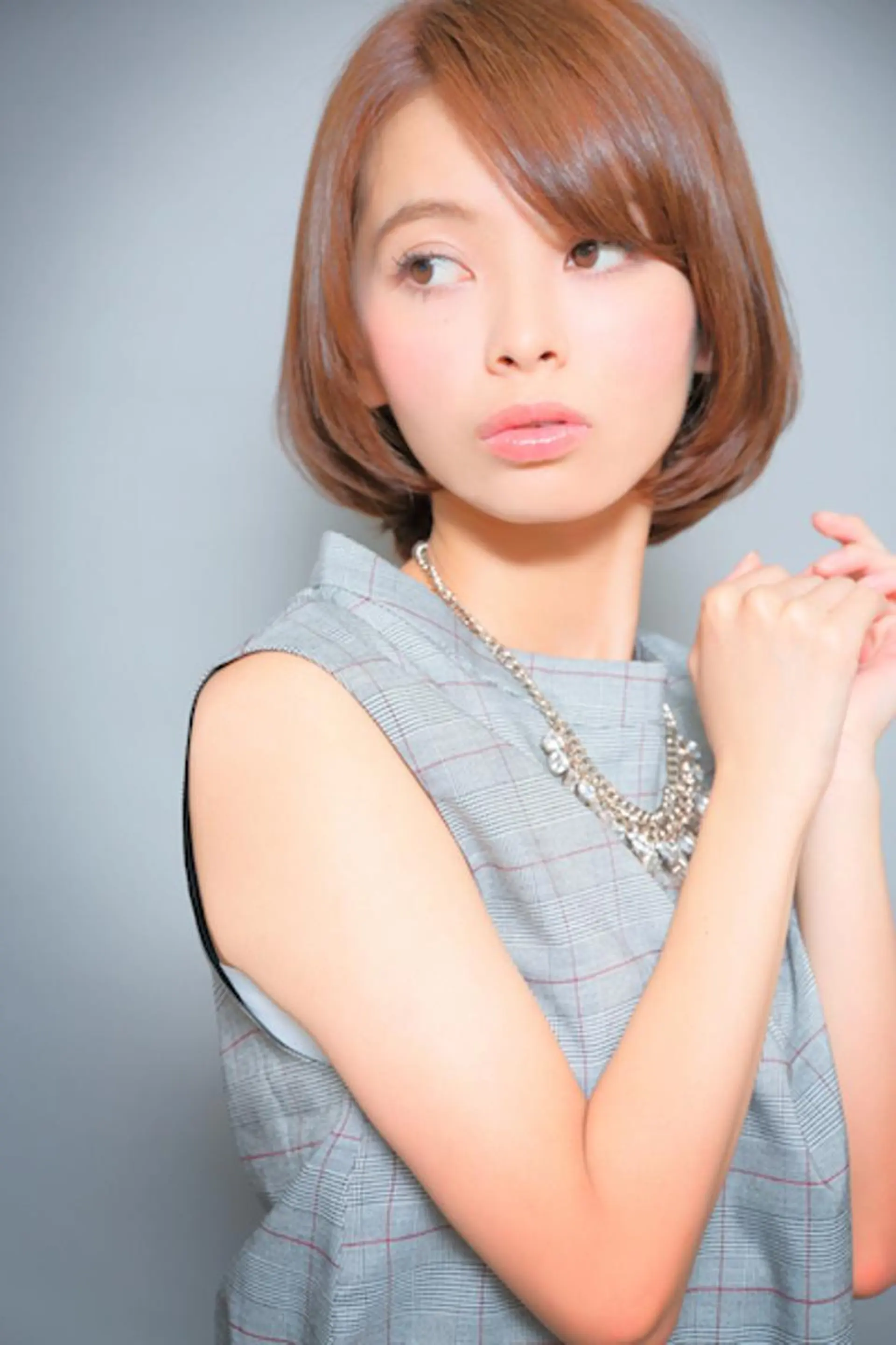 ミディアム カラー アルファ シェリのヘアスタイル