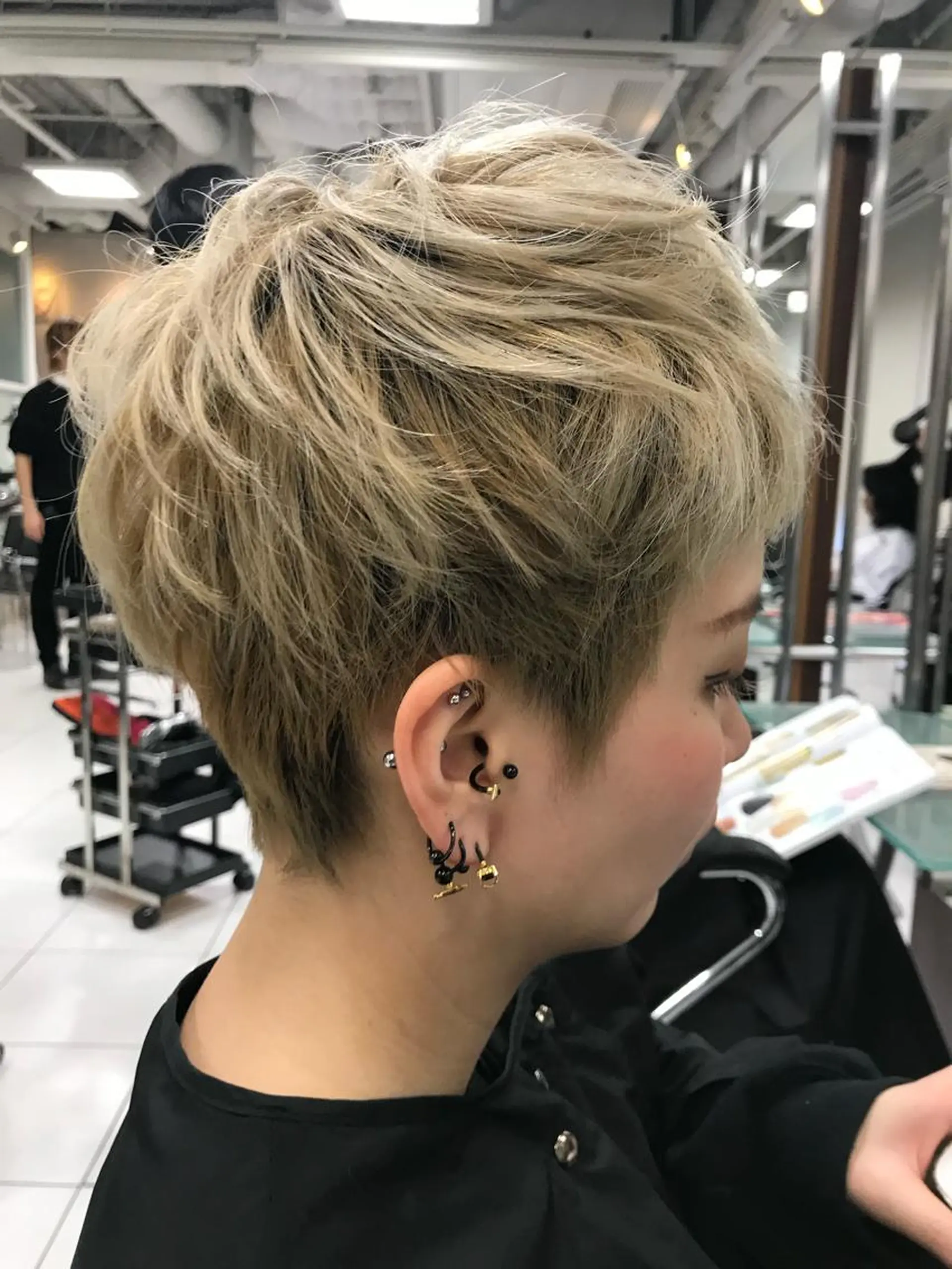 ショート デザインヘア 小林裕史のヘアスタイル