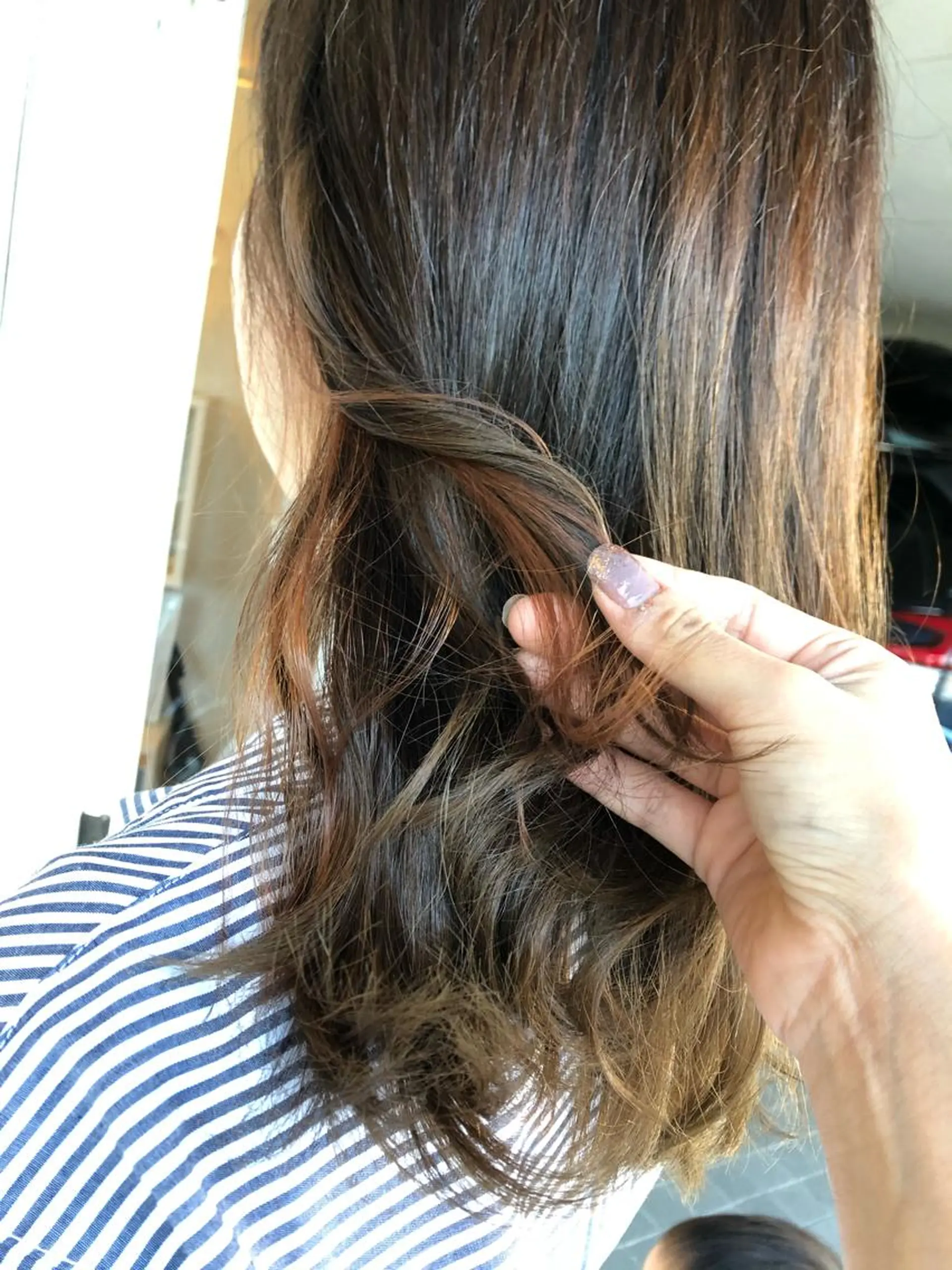 セミロング カラー インナーカラー オレンジ MOLLA 浅香山店所属・谷口ゆめ/縮毛矯正/ 大人女子/眉ワックスのヘアスタイル