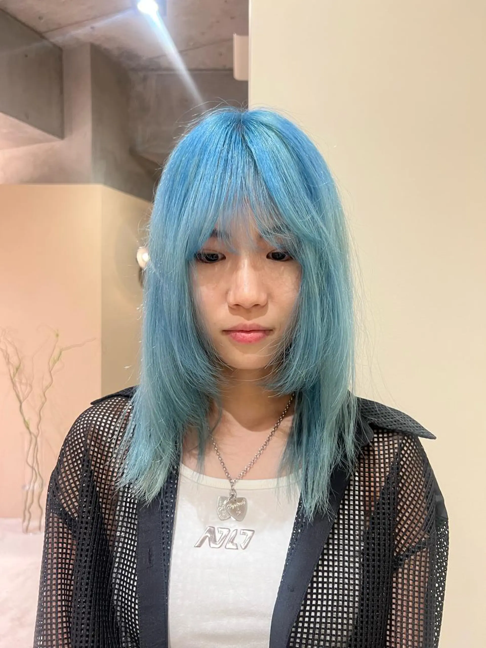 セミロング レイヤーカット NERO加藤木麻彩のヘアスタイル