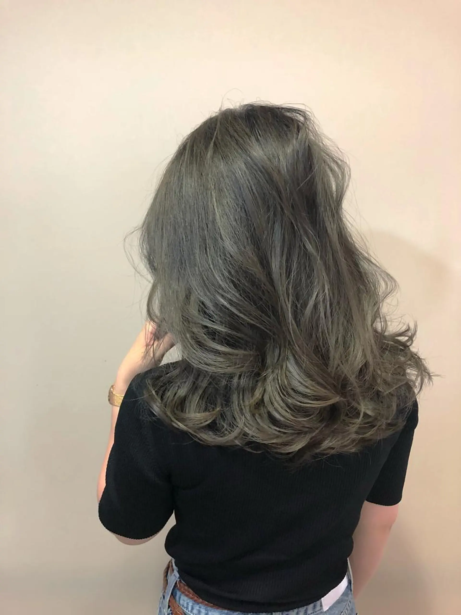 ロング カラー バレイヤージュ ブルーカラー ブルージュ グラデーションカラー ハイライトカラー 小顔カット✨ 透明感カラー/村上のヘアスタイル