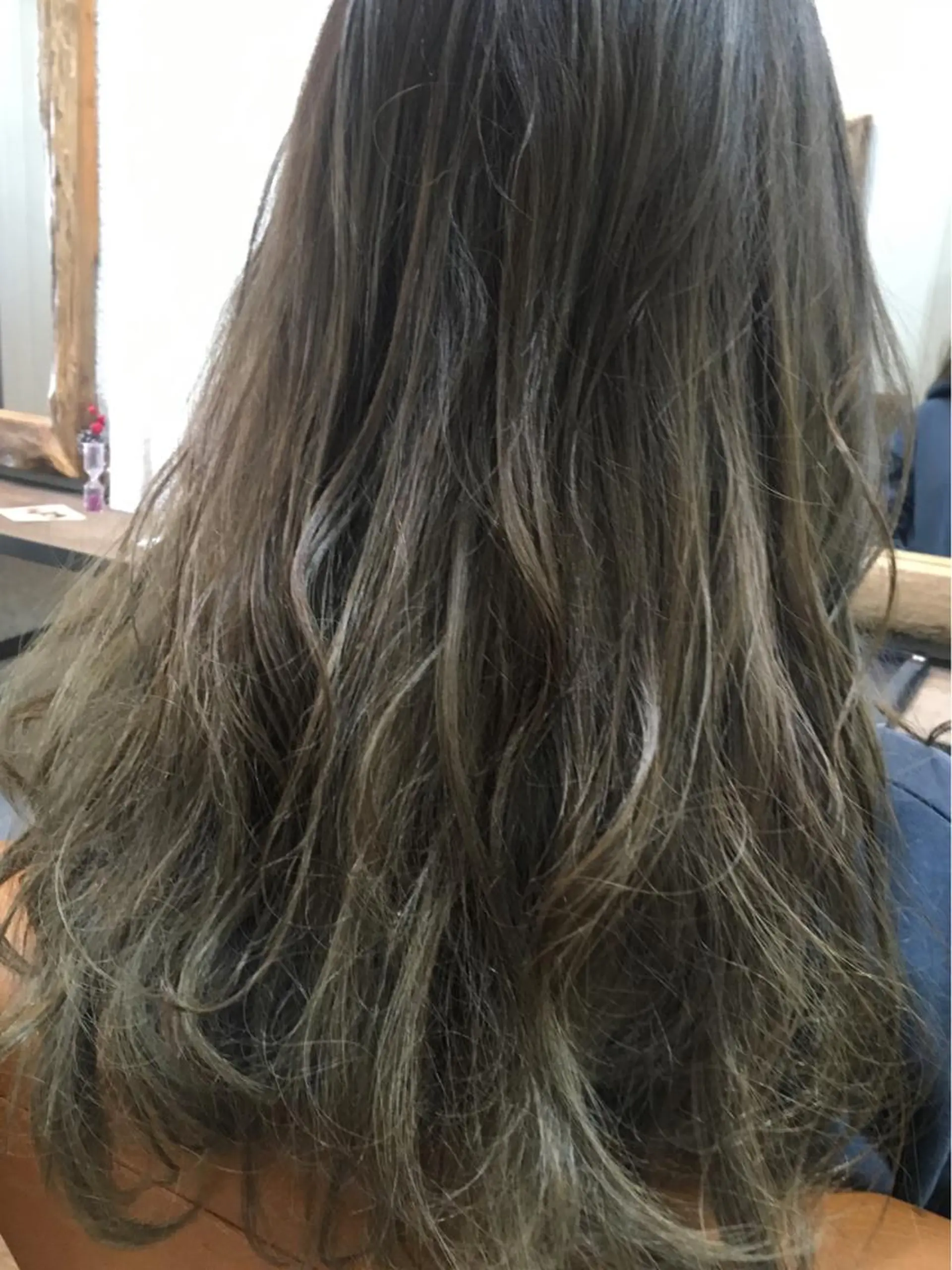 ロング カラー グラデーションカラー 【mokuオーナー】 ちはるのヘアスタイル