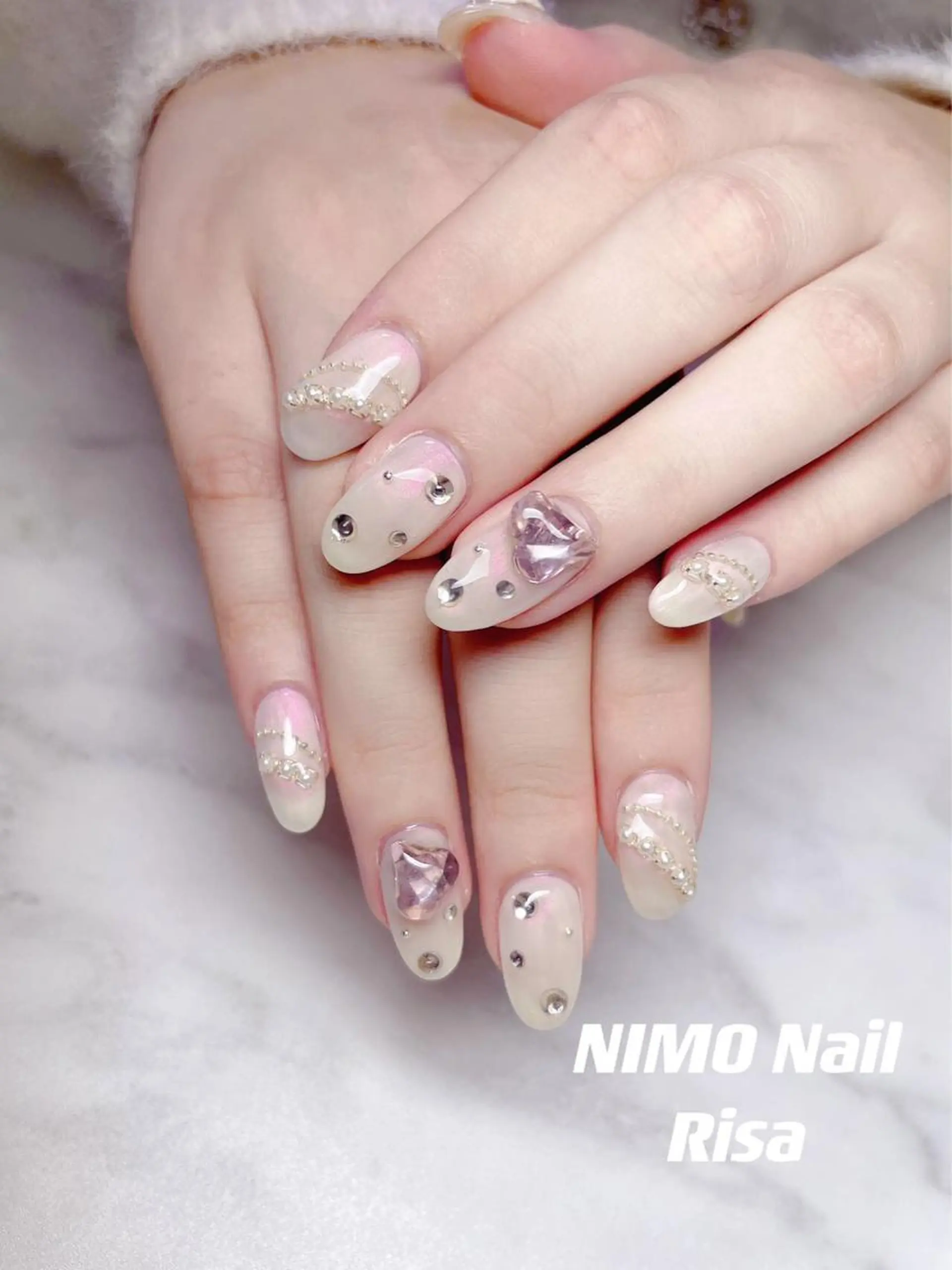 ネイル ハンドネイル RI SA☀️ リサのネイルデザイン