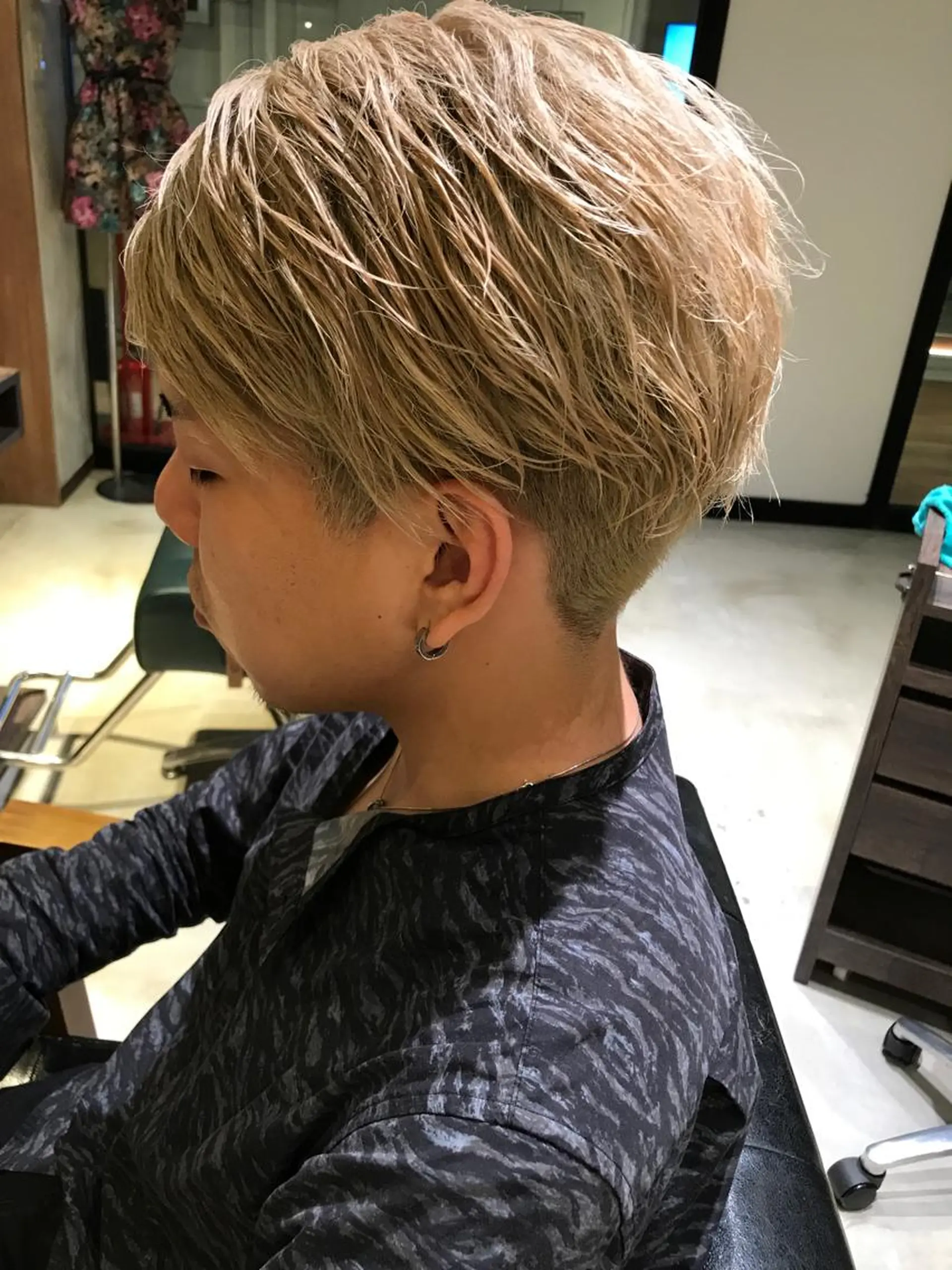 ショート カラー 松村 崇弘のヘアスタイル