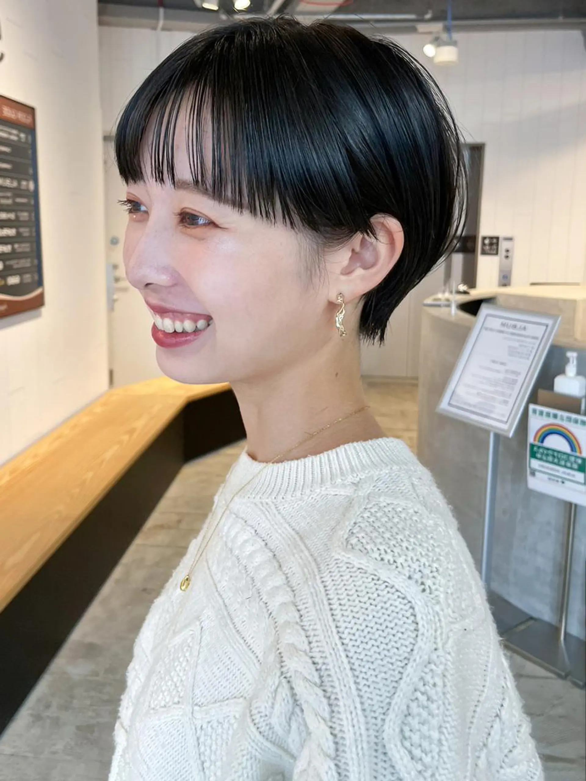 ショート カラー パーマ ヘアアレンジ 黒髪 ショートヘア ITbyALBUM 下北沢店のヘアスタイル