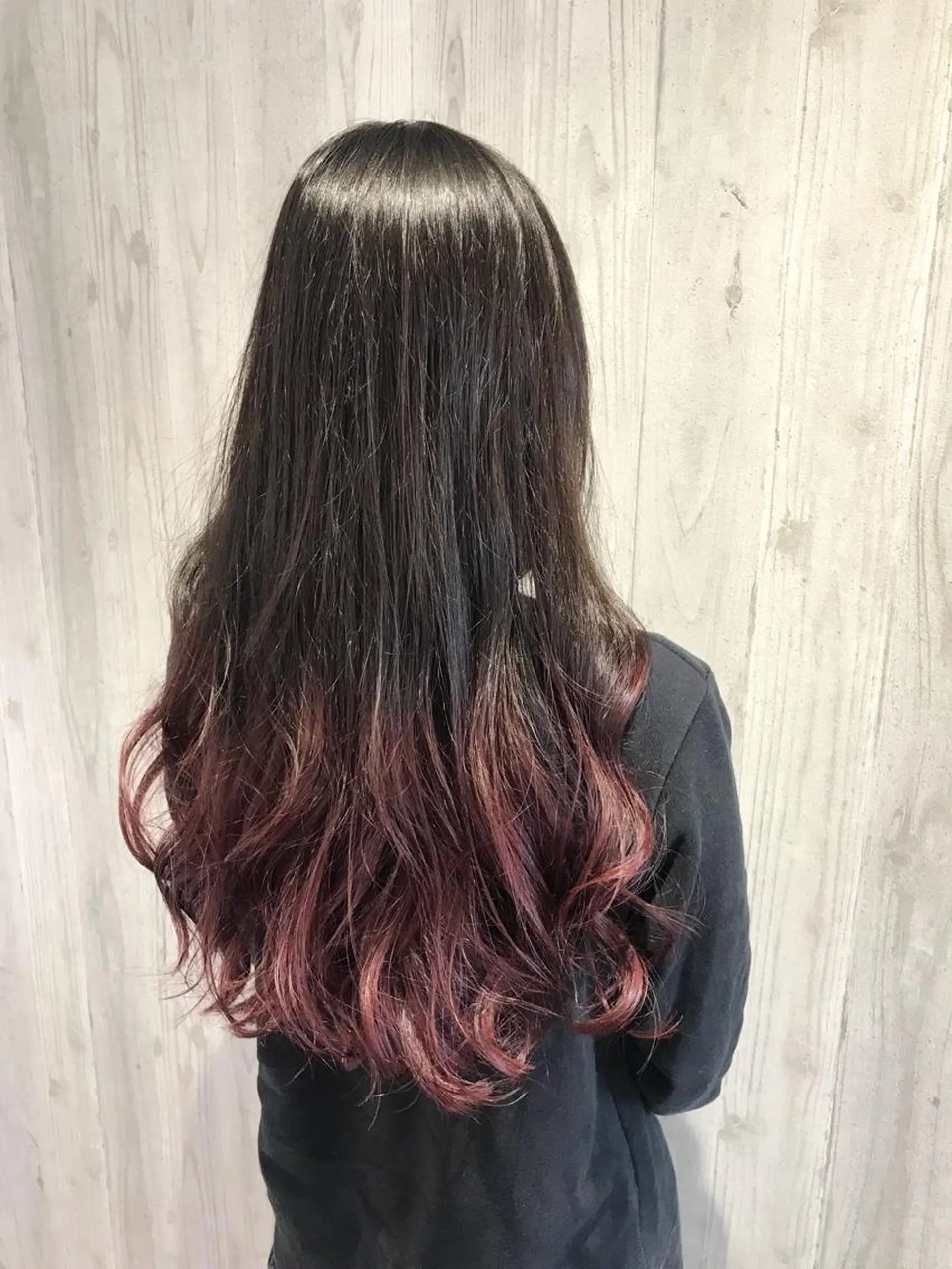 ロング カラー グラデーションカラー ピンクカラー ロング カット ヘアカラー トリートメント Renatus店長 金子裕美のヘアスタイル