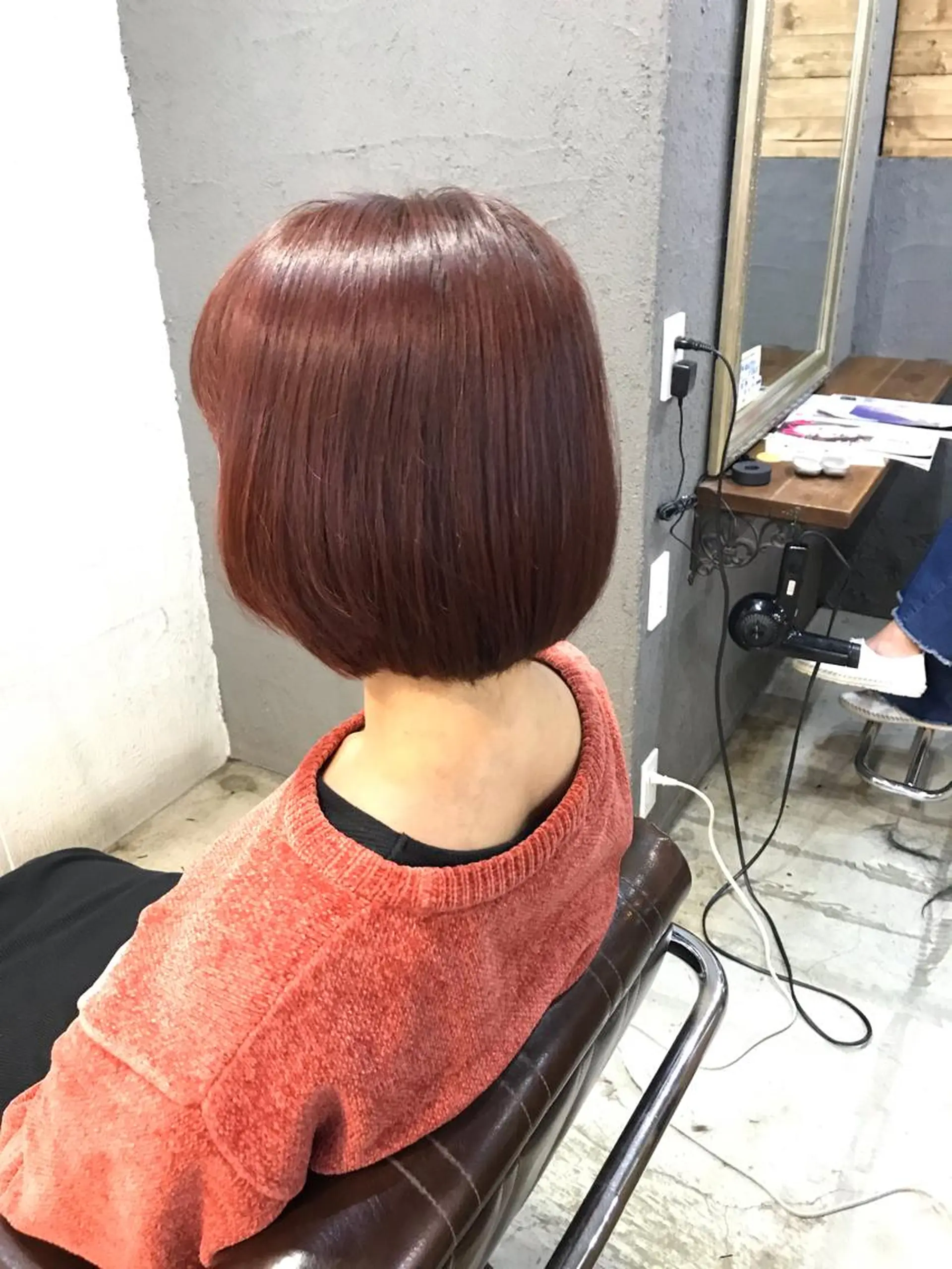 ミディアム ボブ ヘアカラー ヘッドスパ 正分 真美のヘアスタイル