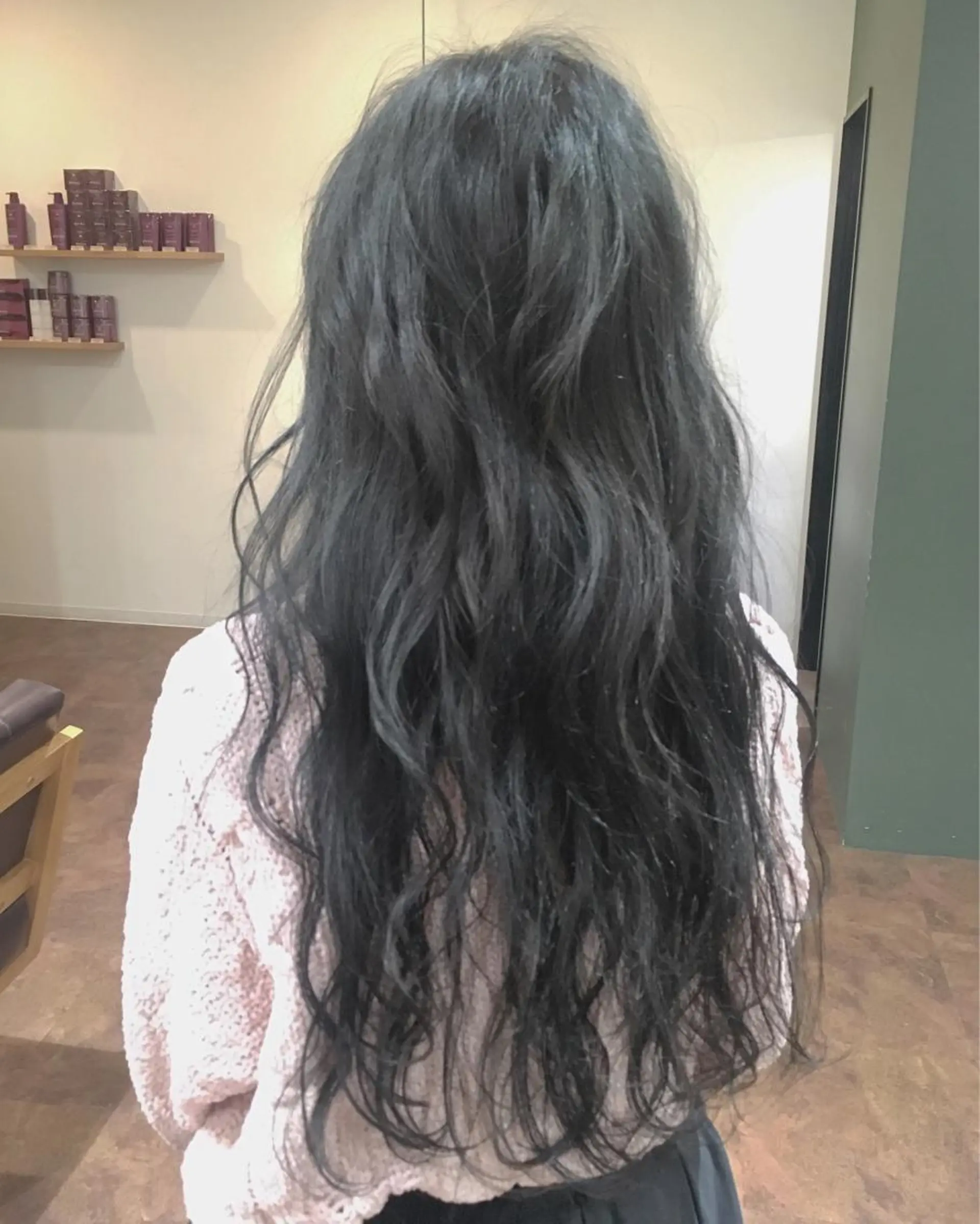 ロング カラー ヘアアレンジ 栗林 実莉のネイルデザイン